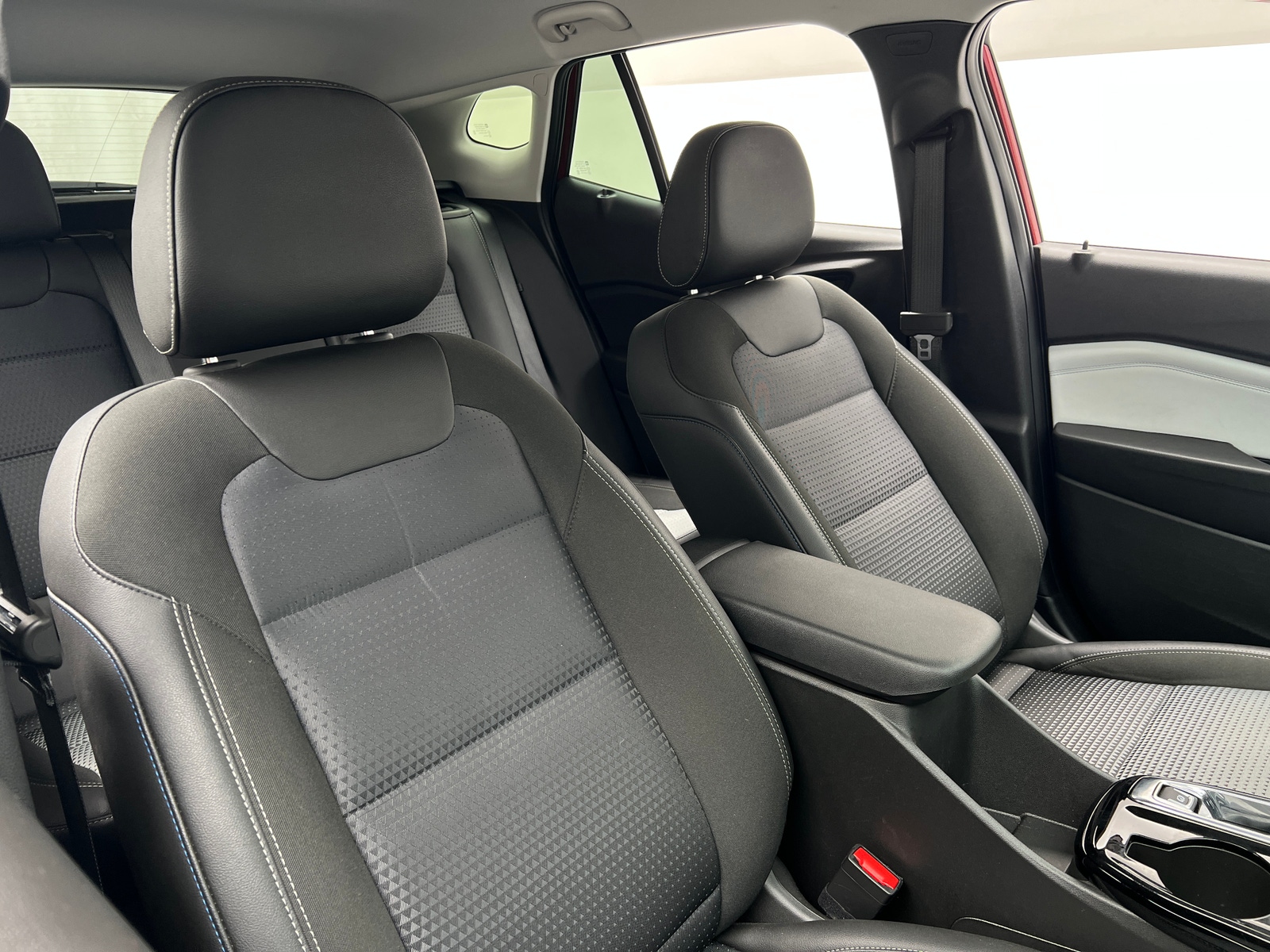 Thumbnail: 2025 Chevrolet Trax - 2