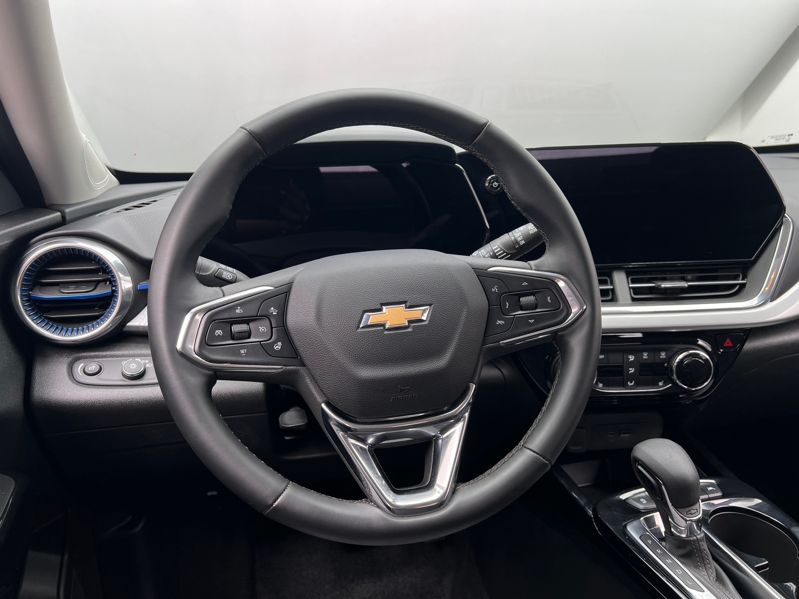 Thumbnail: 2025 Chevrolet Trax - 5