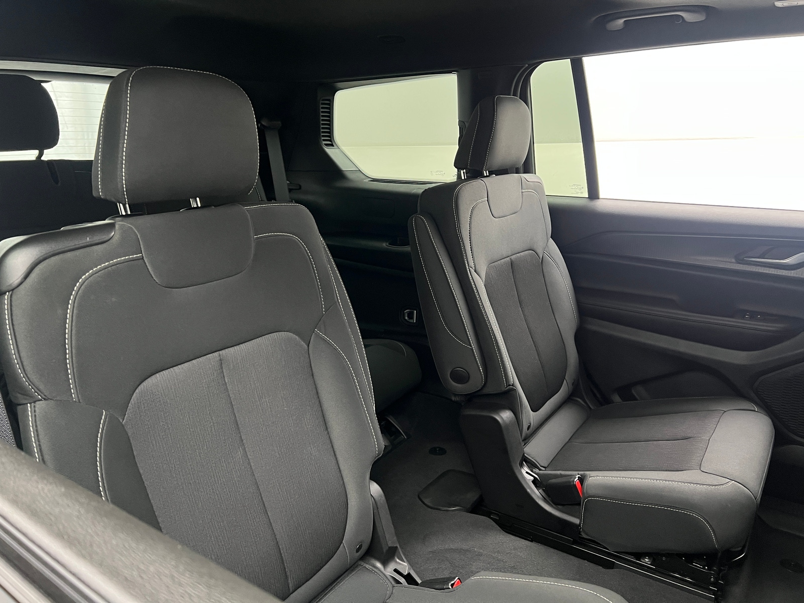 Thumbnail: 2024 Jeep Grand Cherokee L - 6