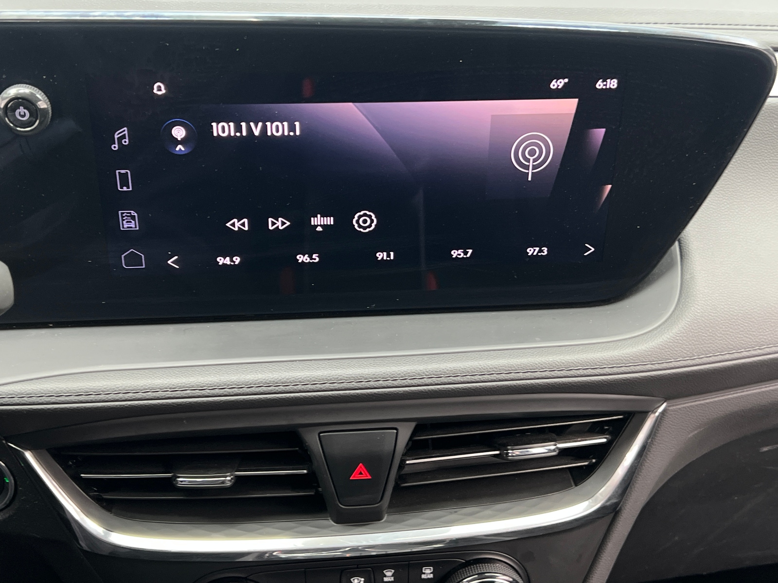 Thumbnail: 2025 Buick Encore GX - 3