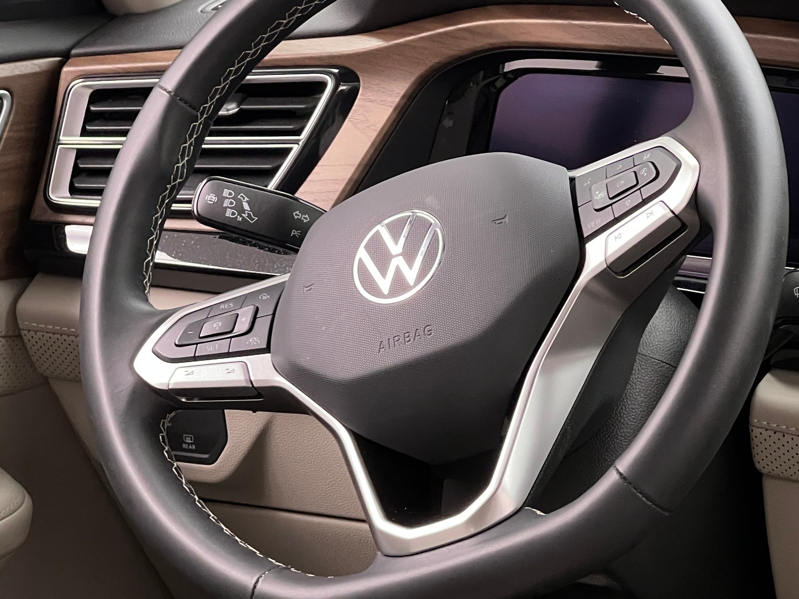 Thumbnail: 2024 Volkswagen Atlas - 4