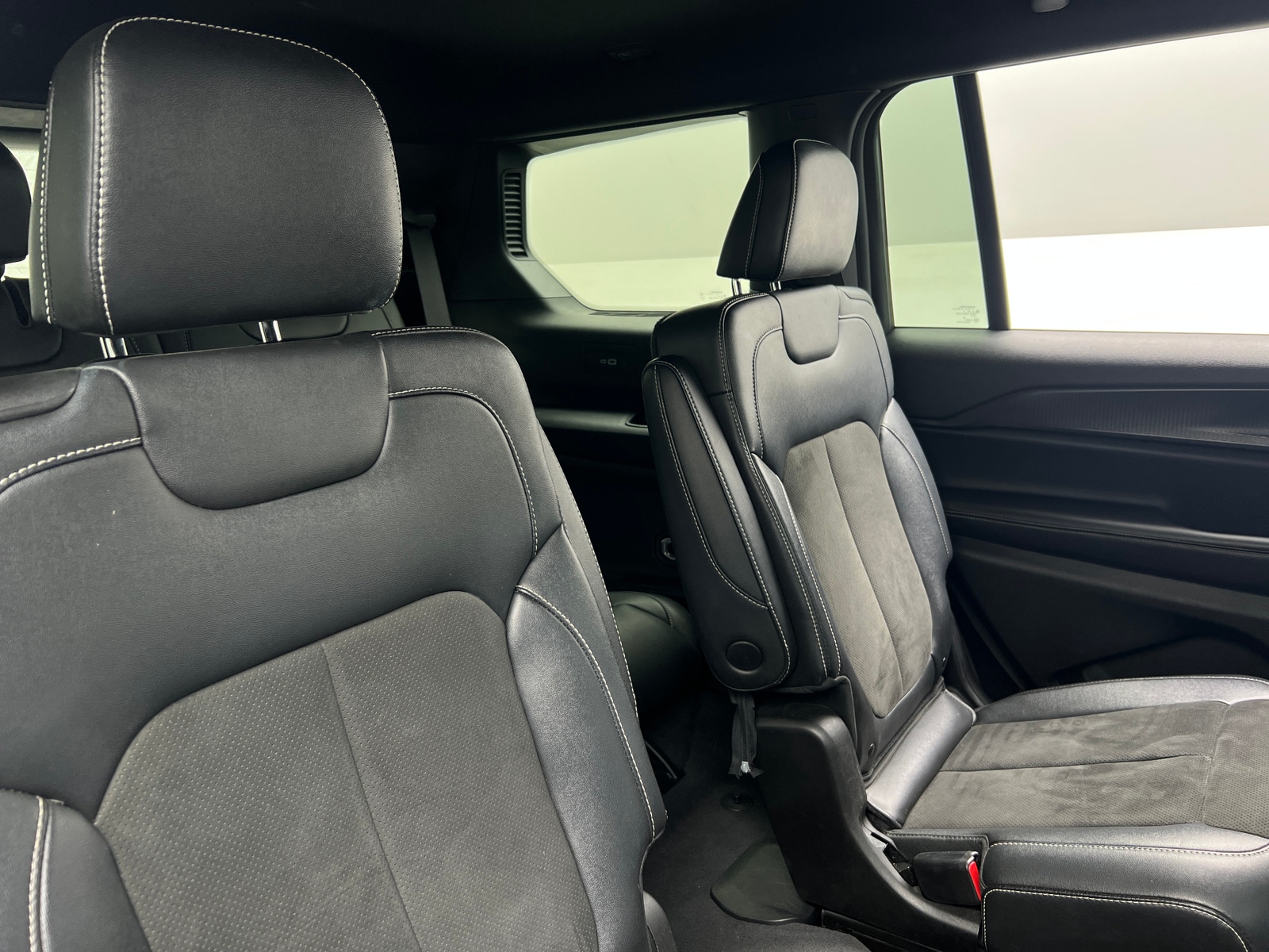 Thumbnail: 2023 Jeep Grand Cherokee L - 5