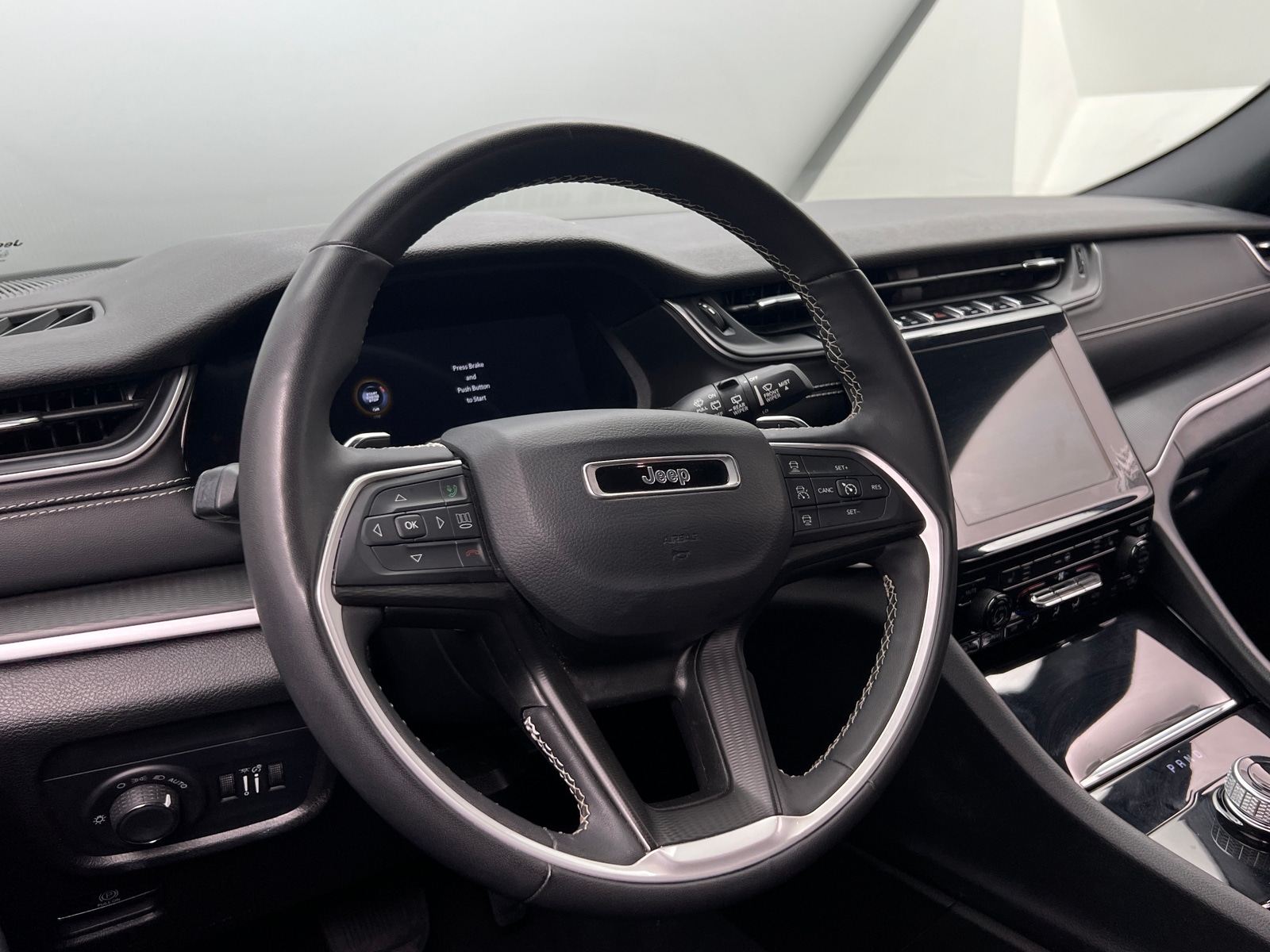 Thumbnail: 2023 Jeep Grand Cherokee L - 4