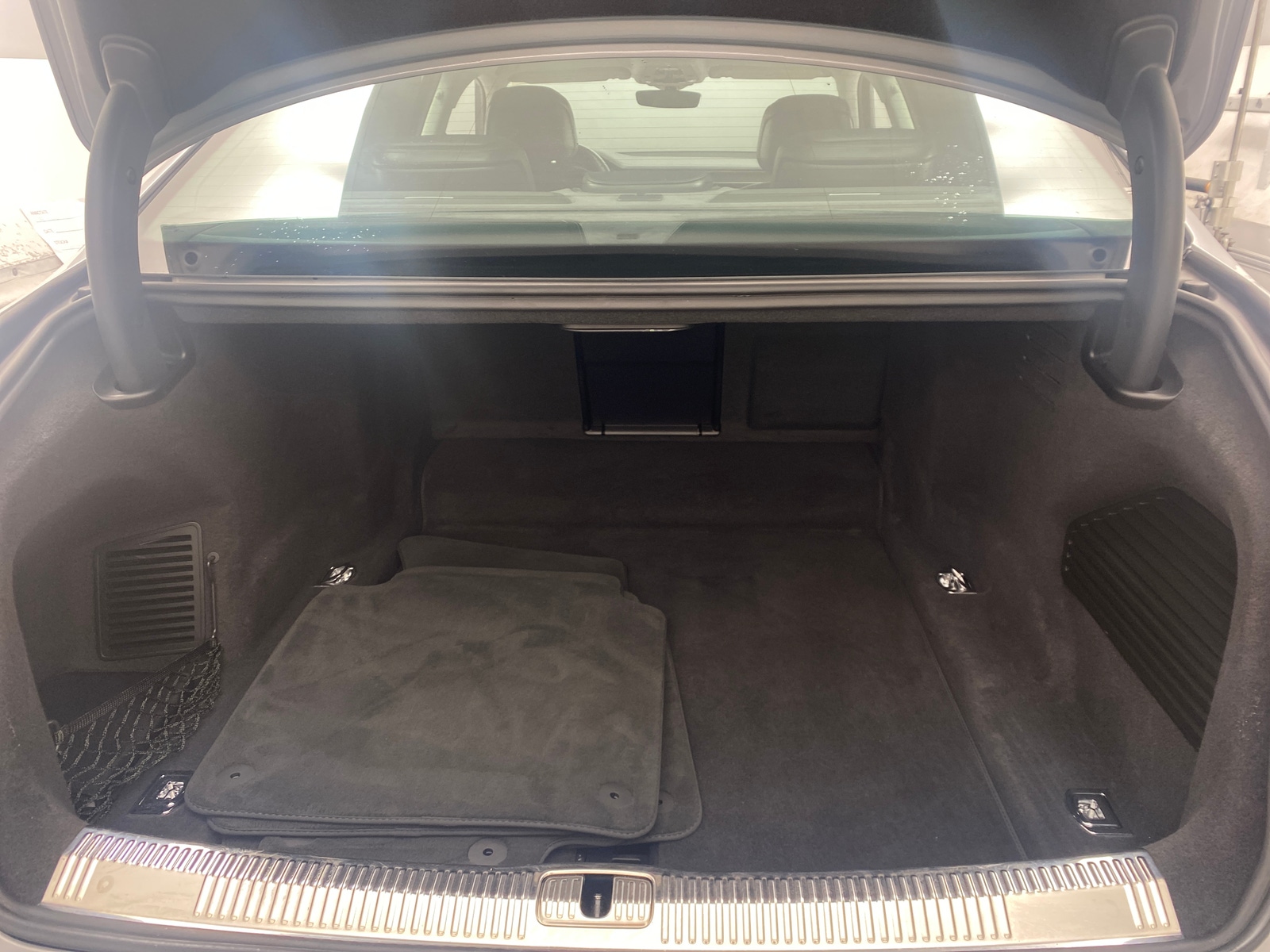 Thumbnail: 2019 Audi A8 - 6