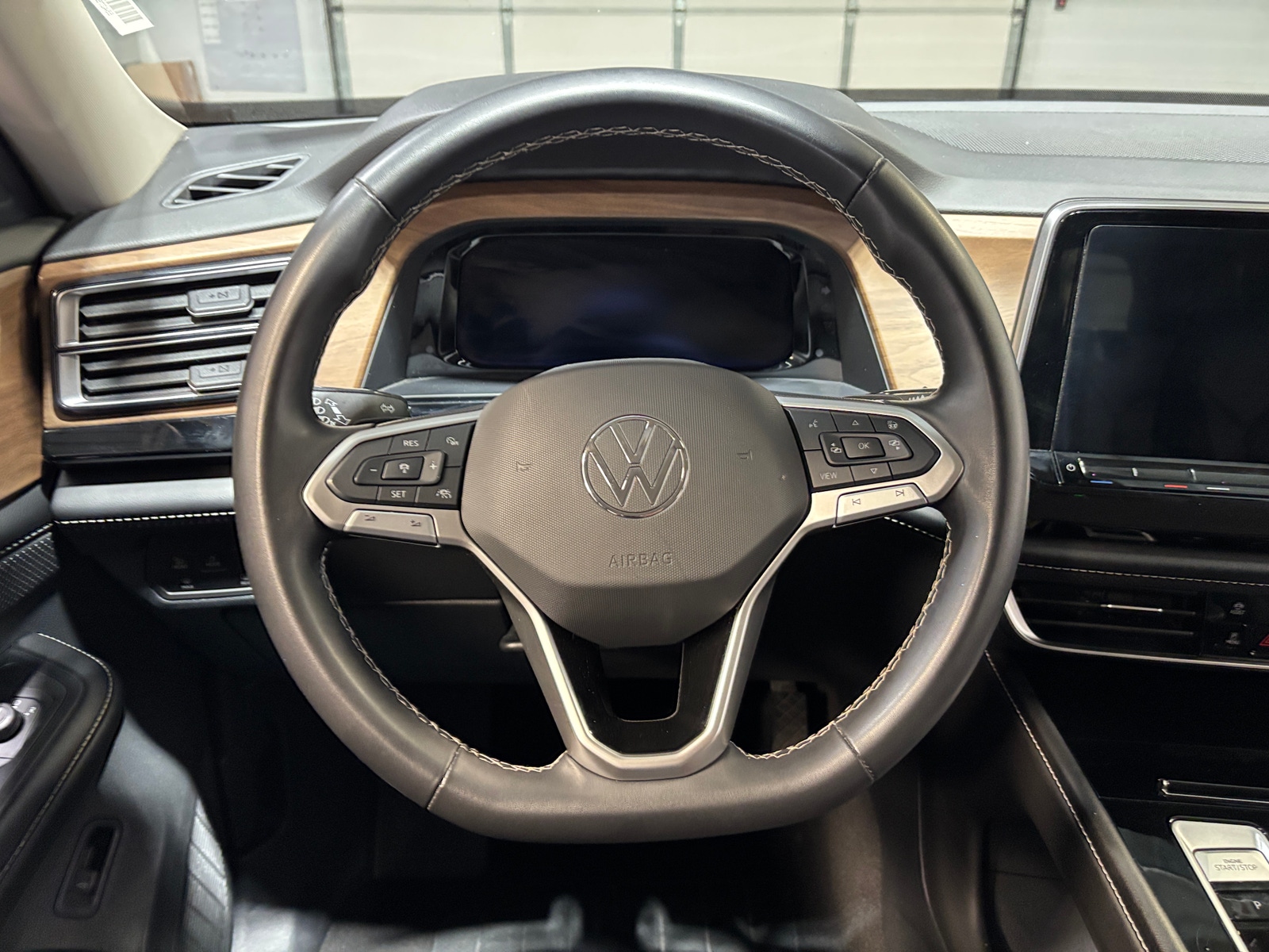 Thumbnail: 2024 Volkswagen Atlas - 4