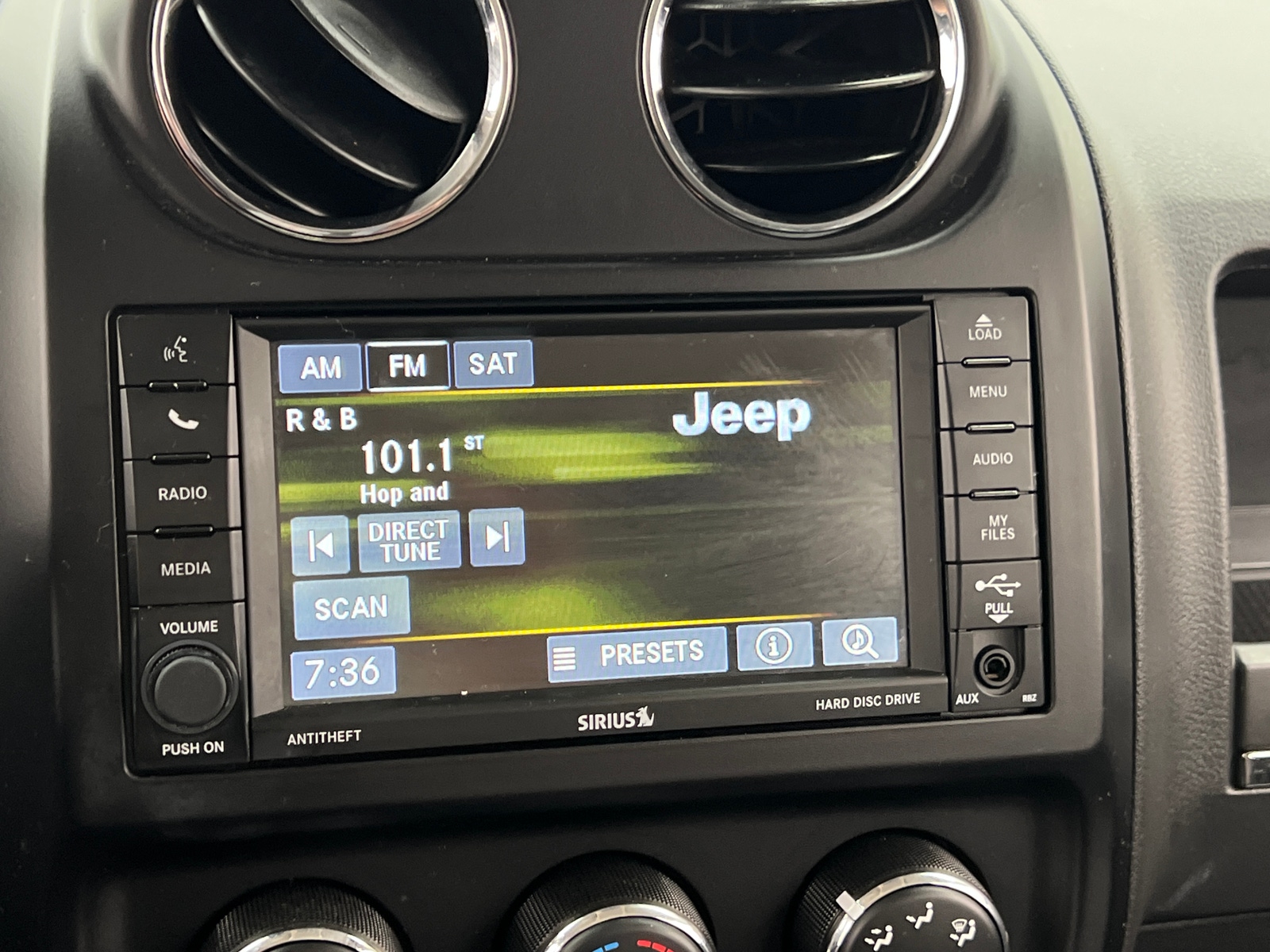 Thumbnail: 2017 Jeep Patriot - 3