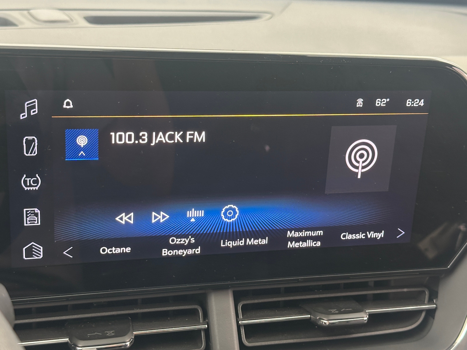 Thumbnail: 2025 Chevrolet Trax - 4