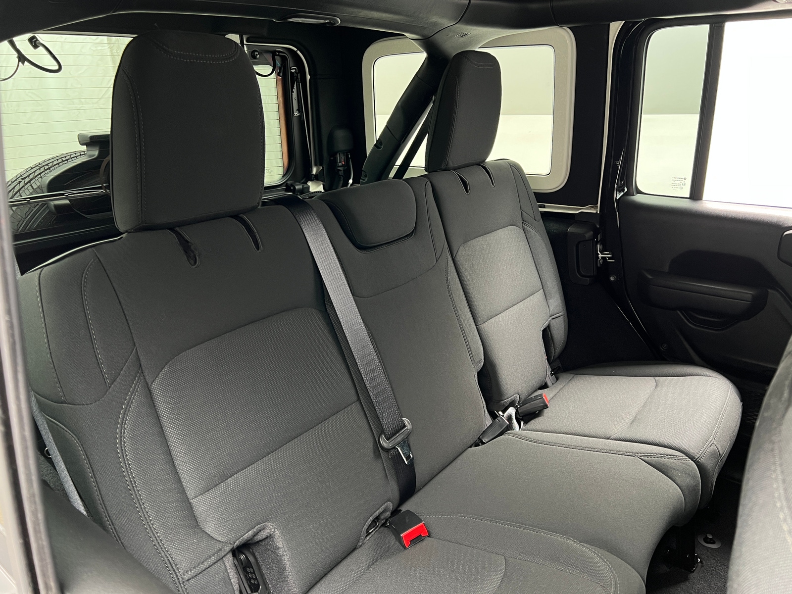 Thumbnail: 2022 Jeep Wrangler - 6