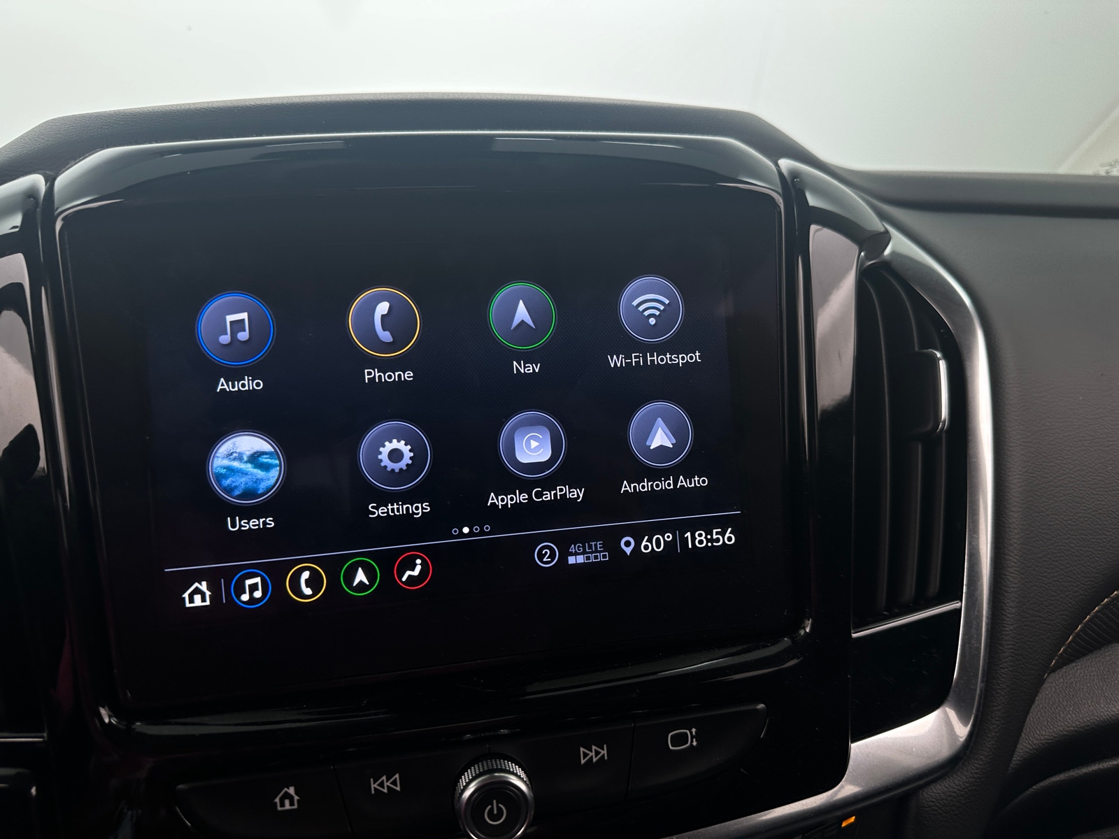 Thumbnail: 2021 Chevrolet Traverse - 3