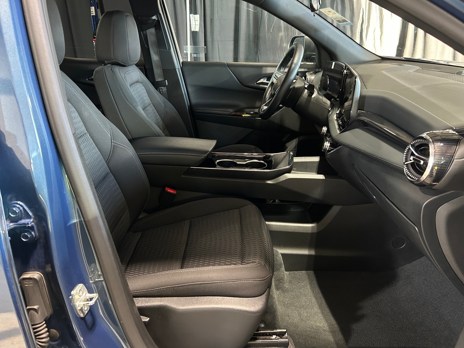 Thumbnail: 2025 Chevrolet Equinox - 2