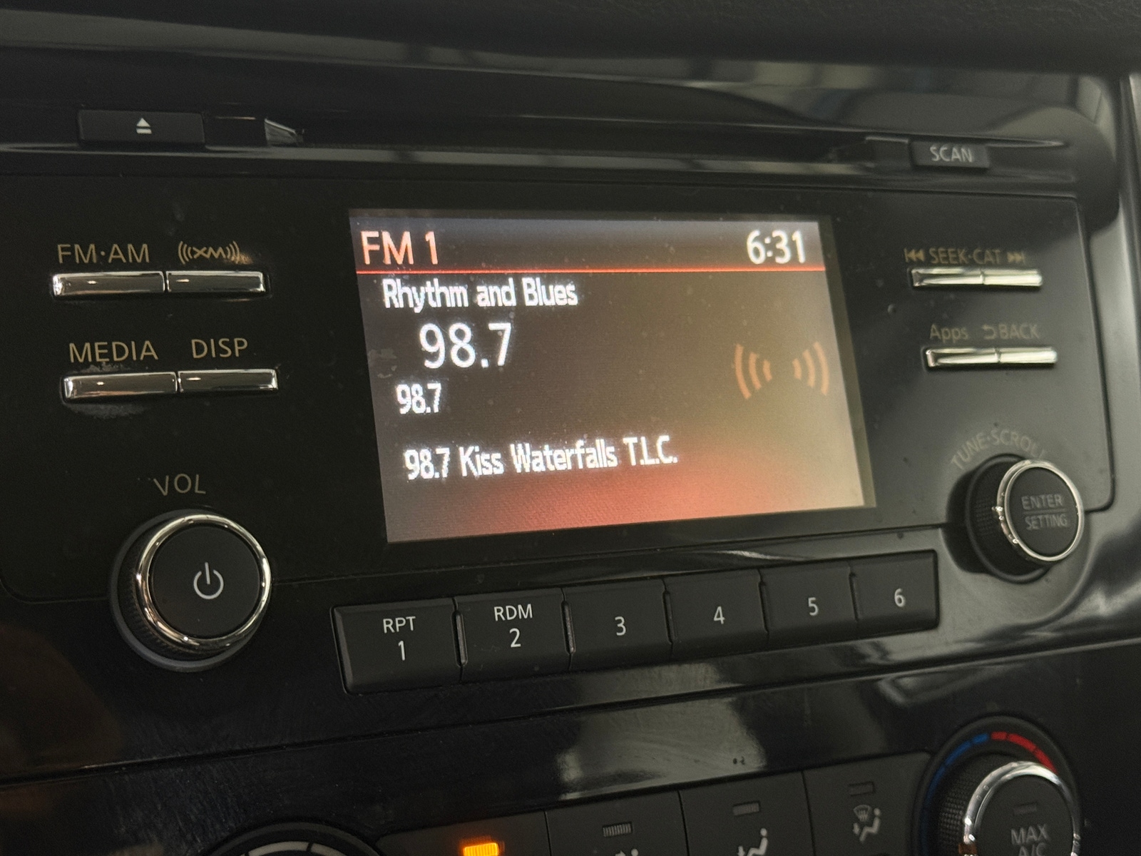 Thumbnail: 2016 Nissan Rogue - 4