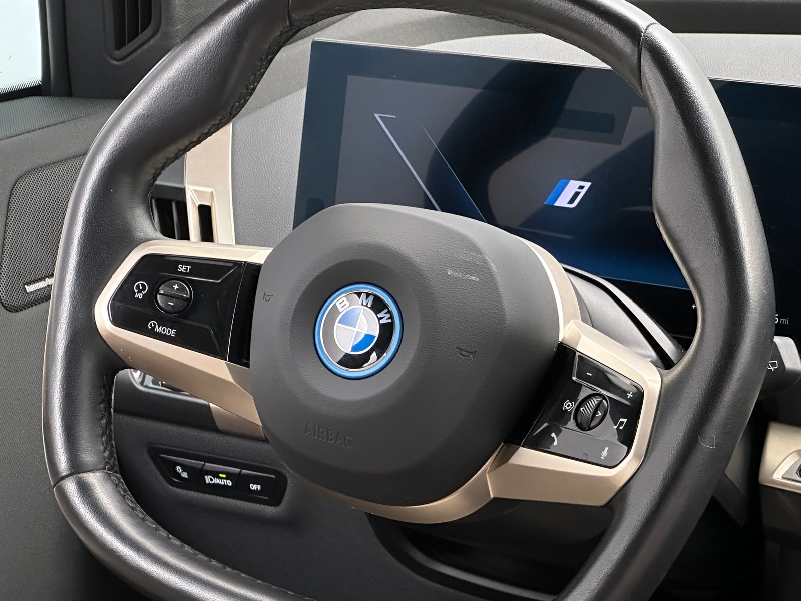 Thumbnail: 2023 BMW iX - 4