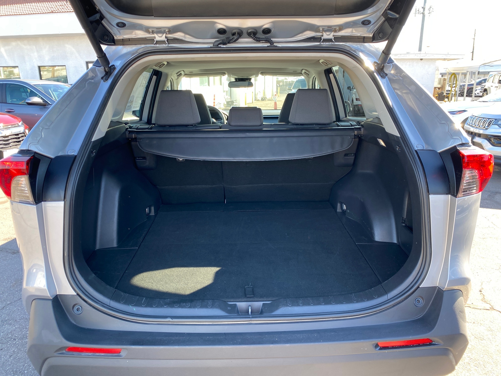 Thumbnail: 2025 Toyota RAV4 - 6