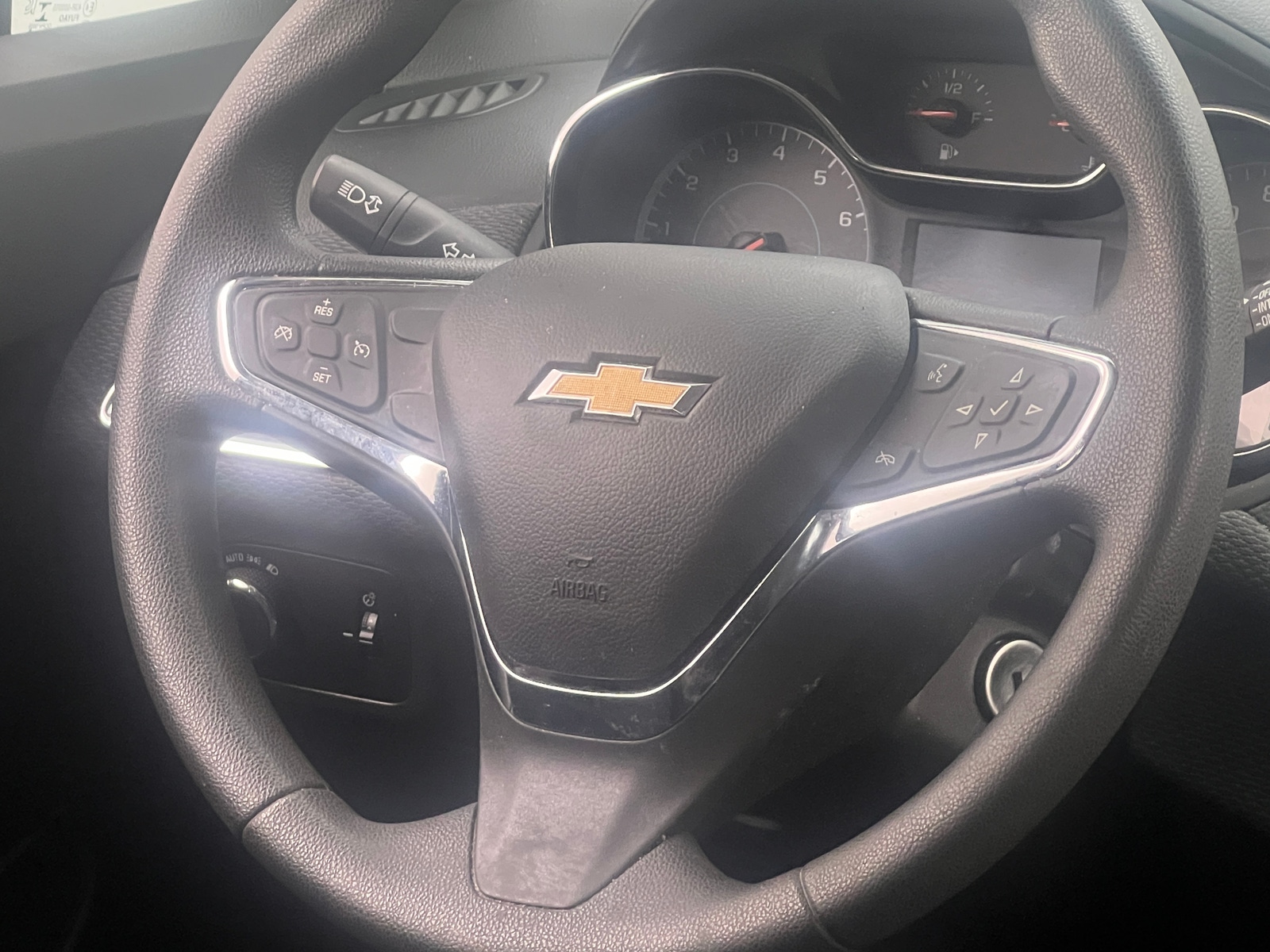 Thumbnail: 2017 Chevrolet Cruze - 5