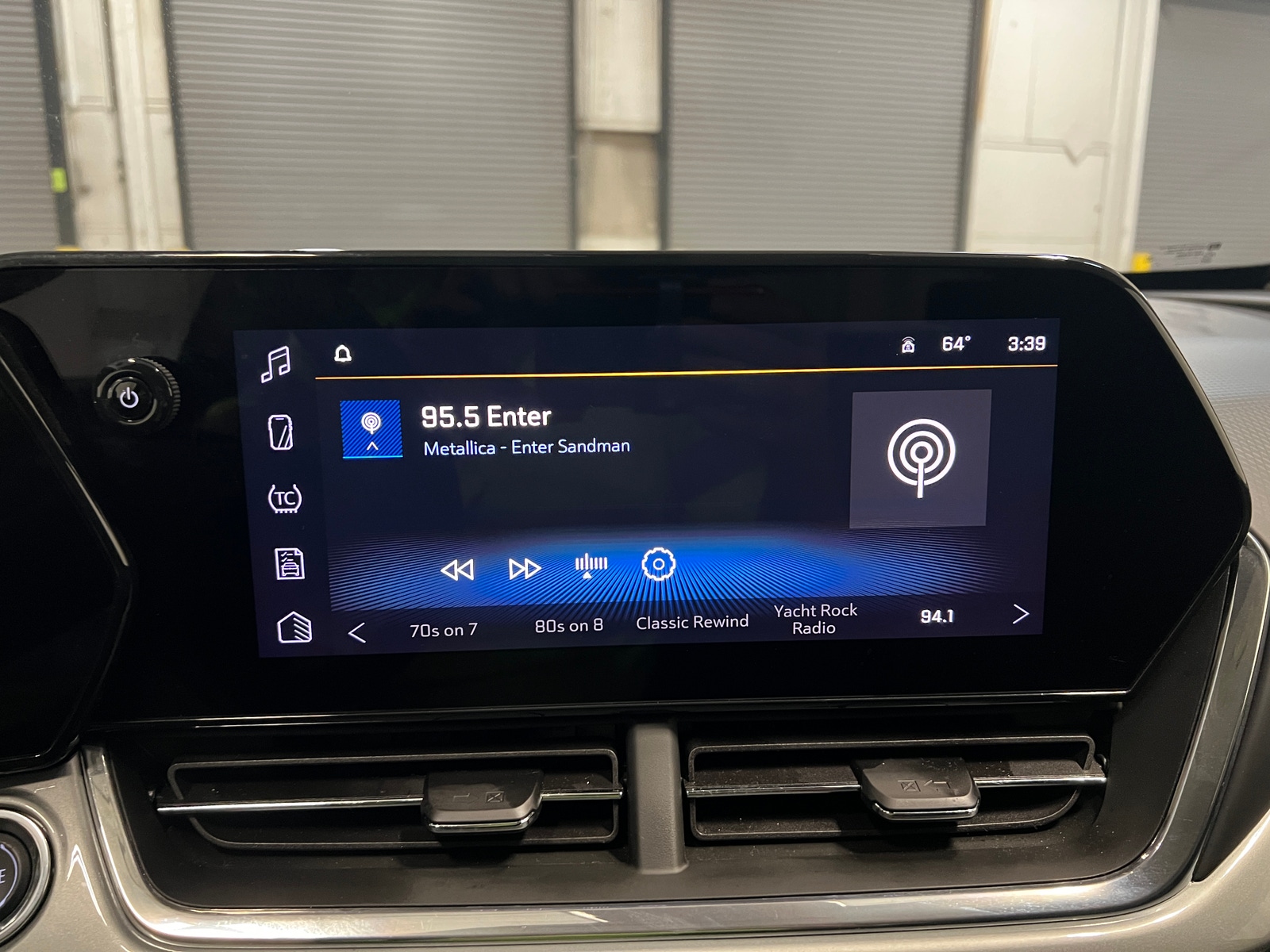 Thumbnail: 2025 Chevrolet Trax - 4