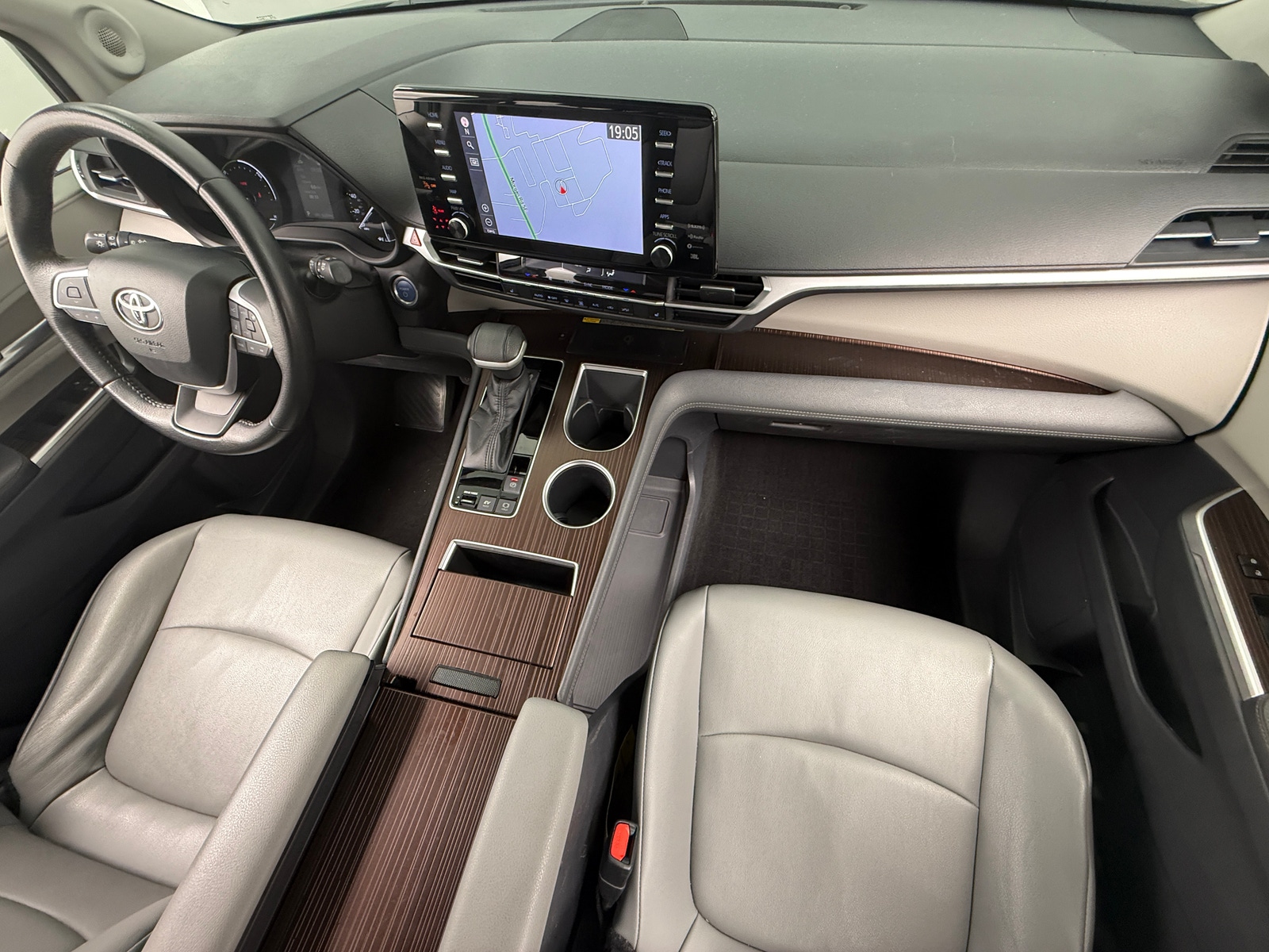 Thumbnail: 2022 Toyota Sienna - 2