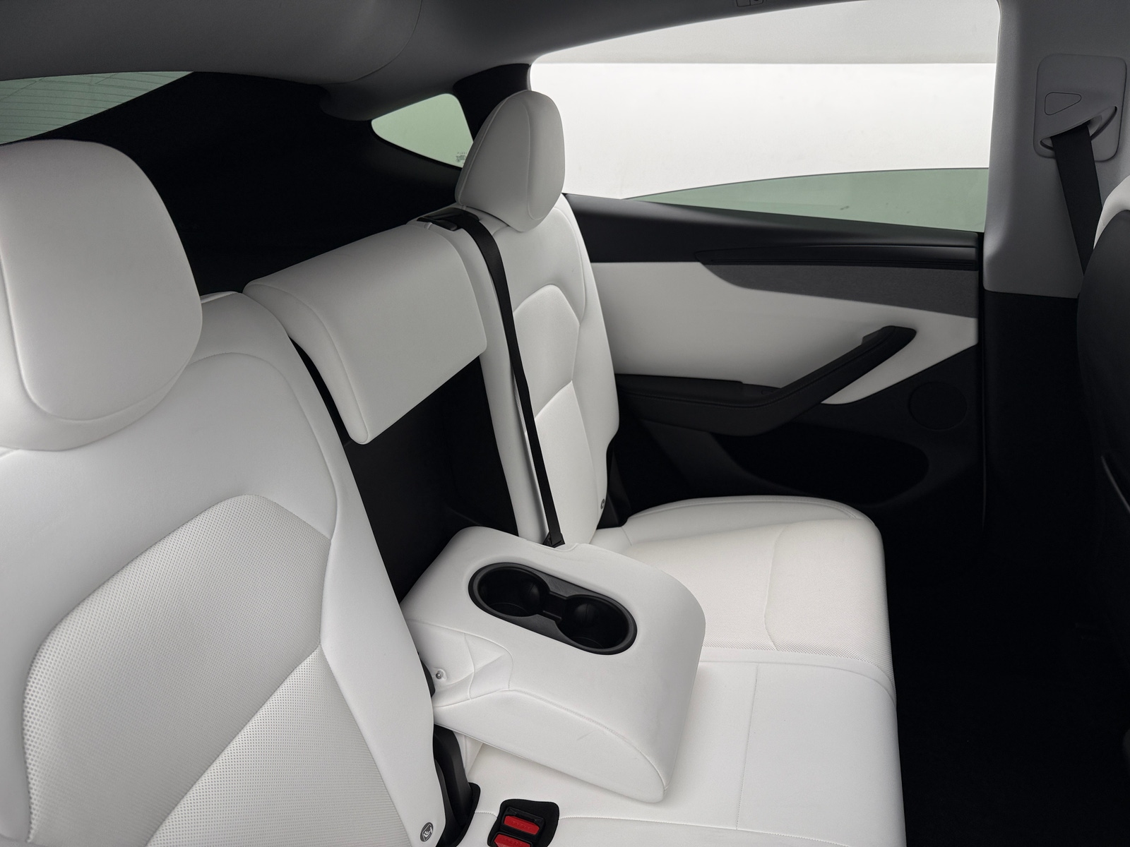 Thumbnail: 2026 Tesla Model Y - 4