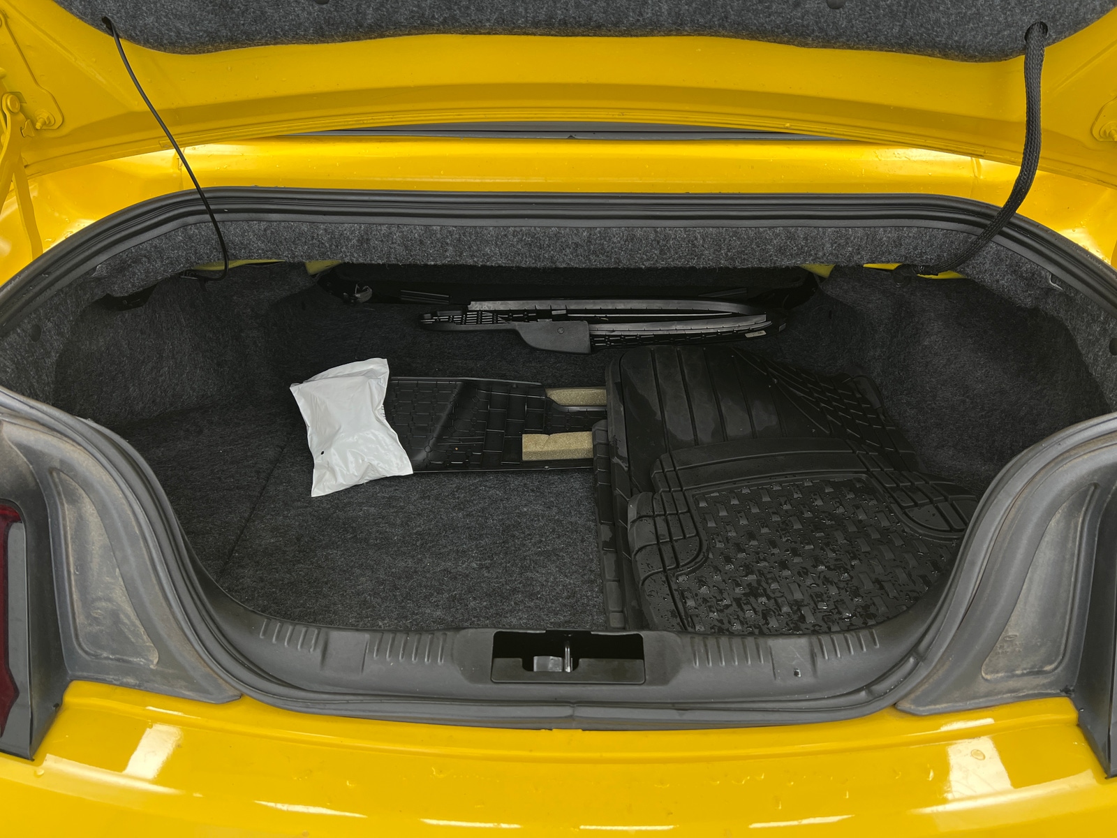 Thumbnail: 2018 Ford Mustang - 6