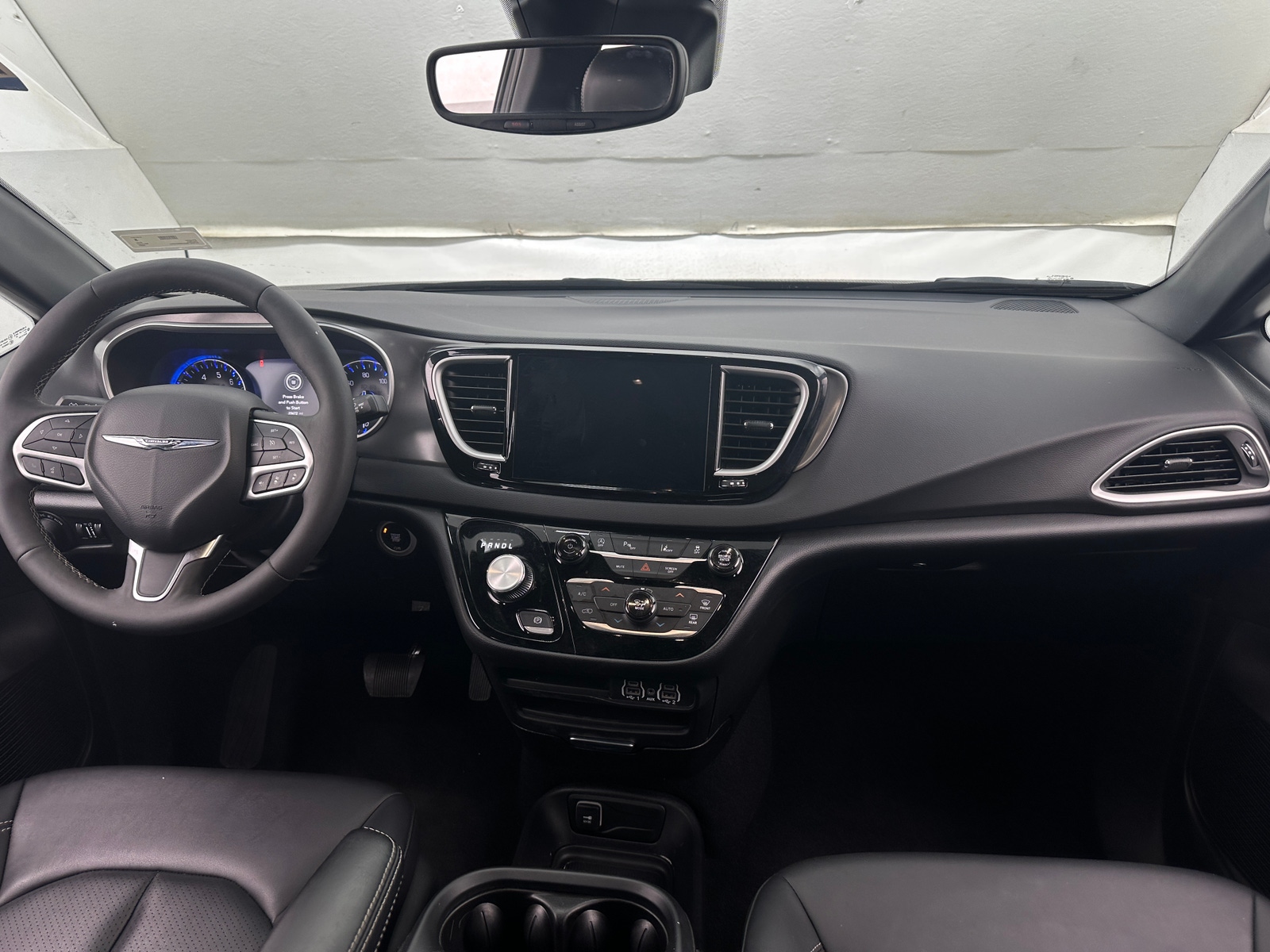 Thumbnail: 2025 Chrysler Pacifica - 2