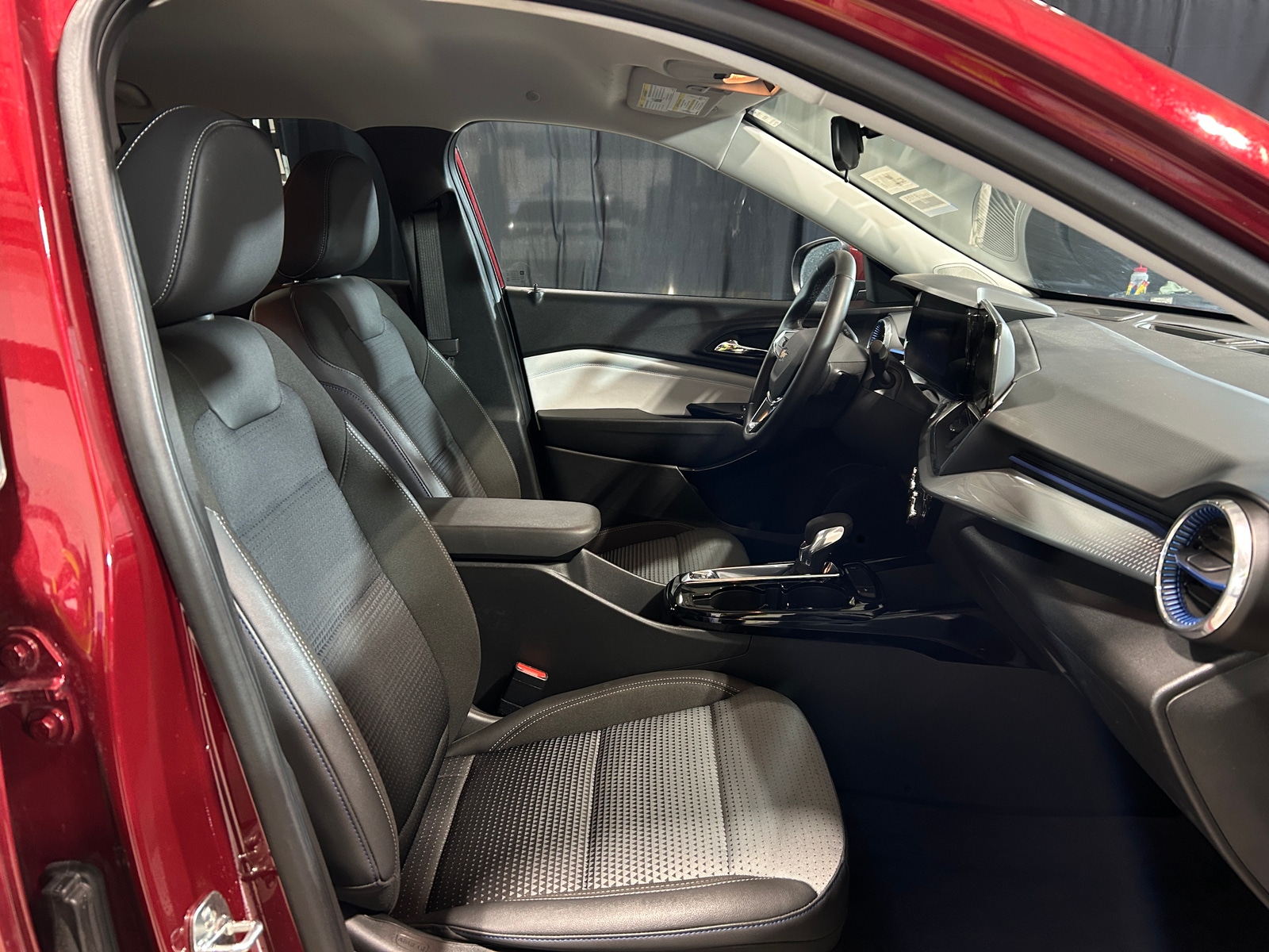 Thumbnail: 2025 Chevrolet Trax - 2