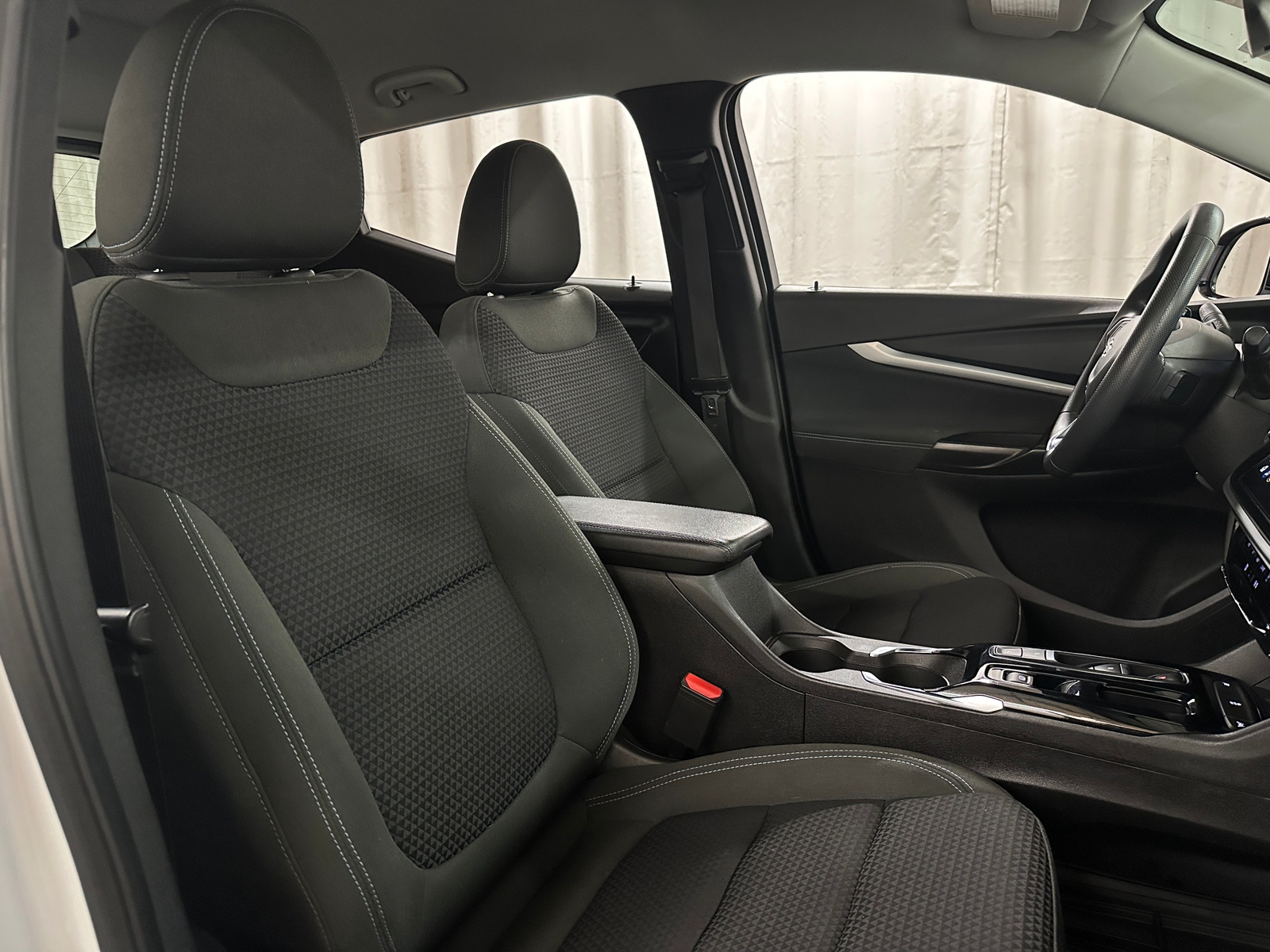 Thumbnail: 2023 Chevrolet Bolt EUV - 2