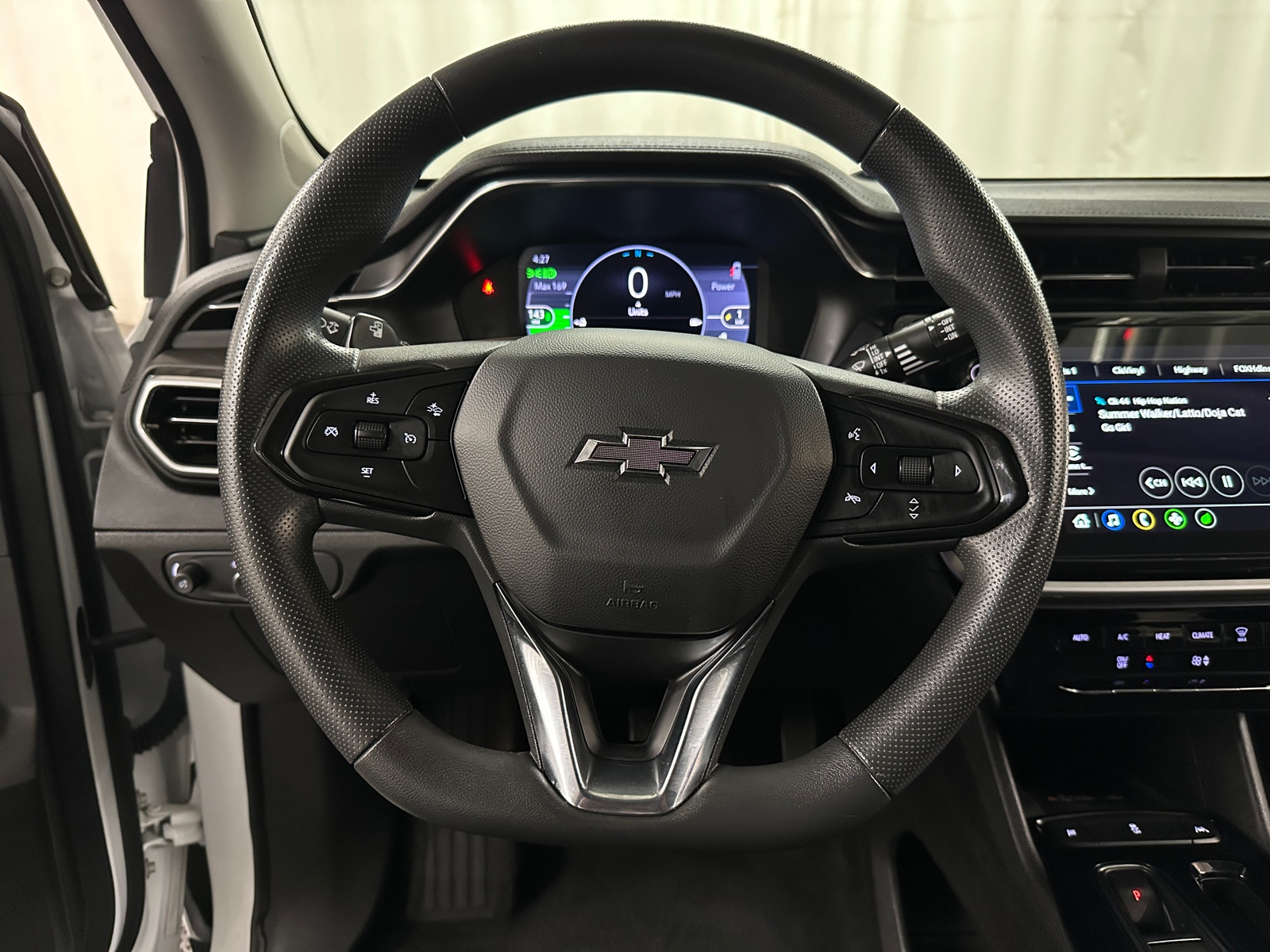 Thumbnail: 2023 Chevrolet Bolt EUV - 5