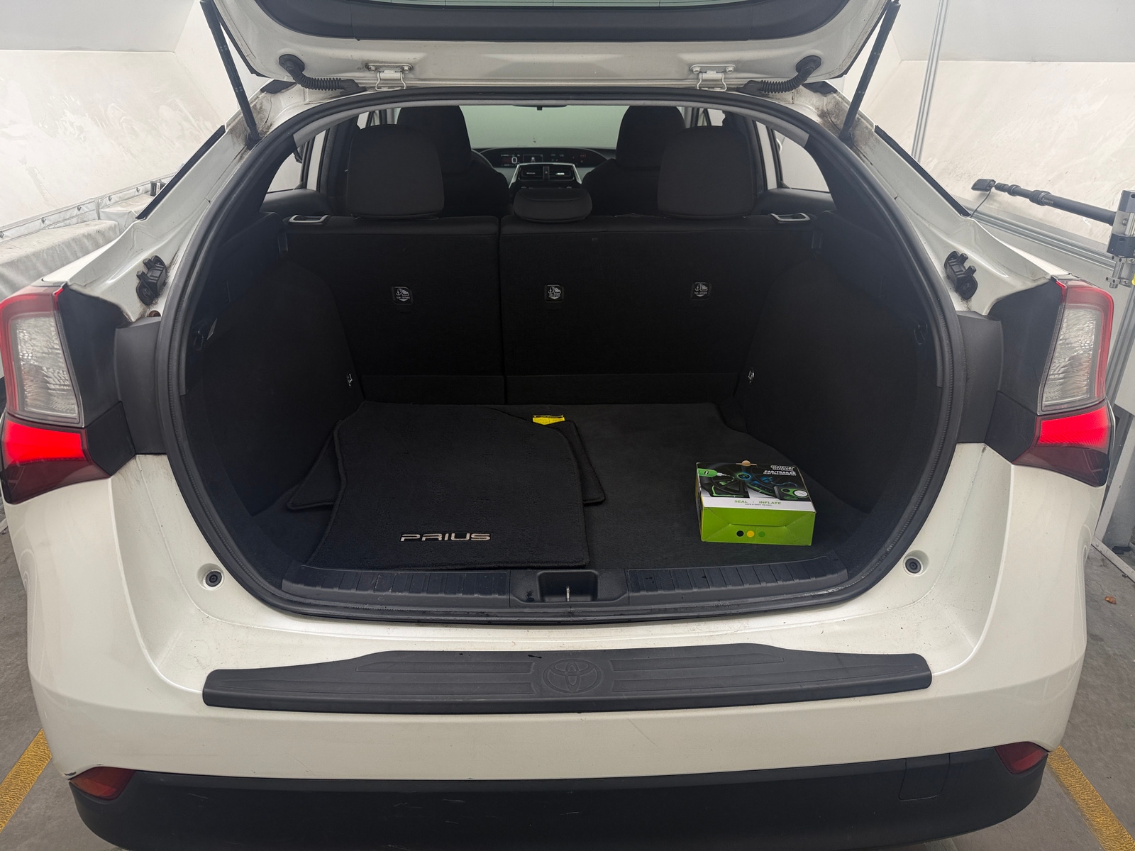 Thumbnail: 2020 Toyota Prius - 7