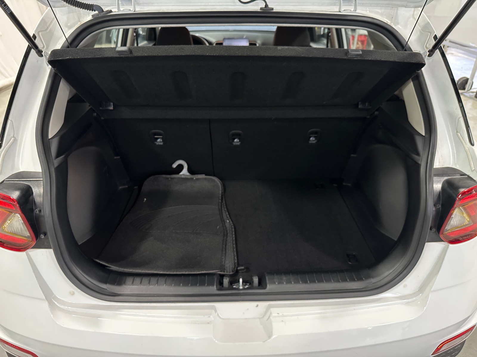 Thumbnail: 2025 Hyundai Venue - 7