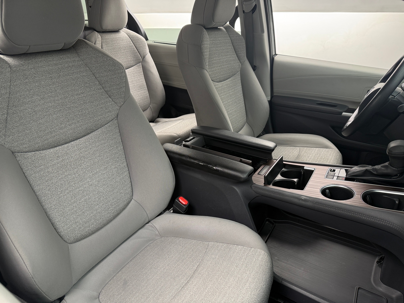 Thumbnail: 2022 Toyota Sienna - 2