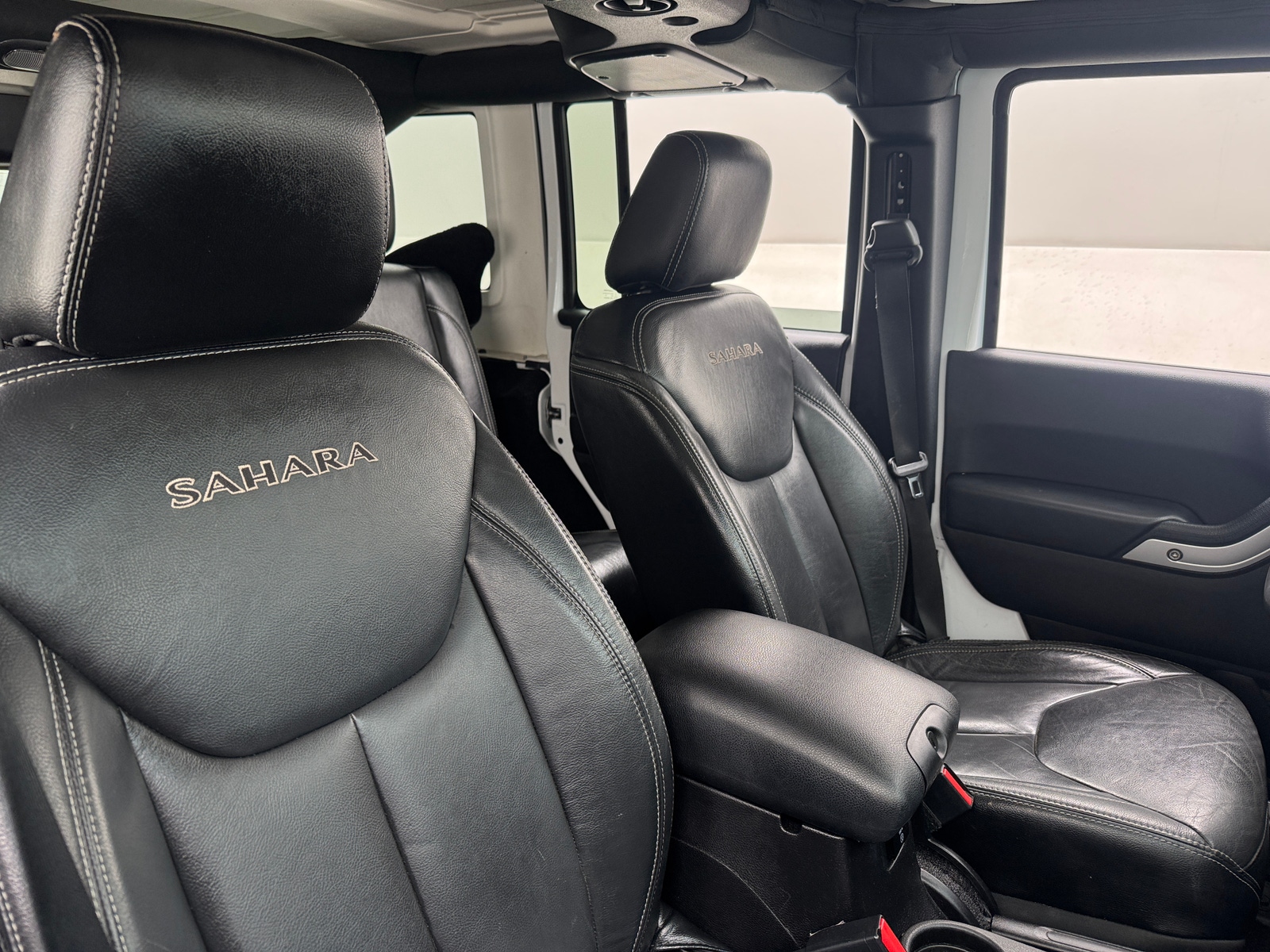 Thumbnail: 2016 Jeep Wrangler - 2