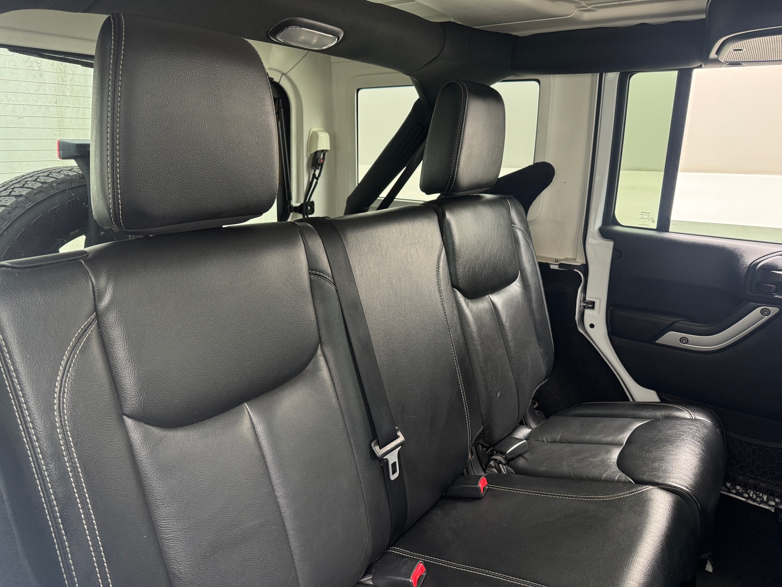 Thumbnail: 2016 Jeep Wrangler - 6