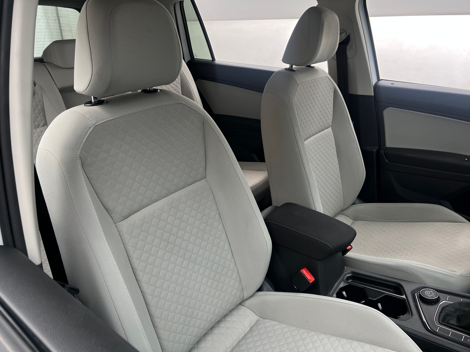 Thumbnail: 2020 Volkswagen Tiguan - 2