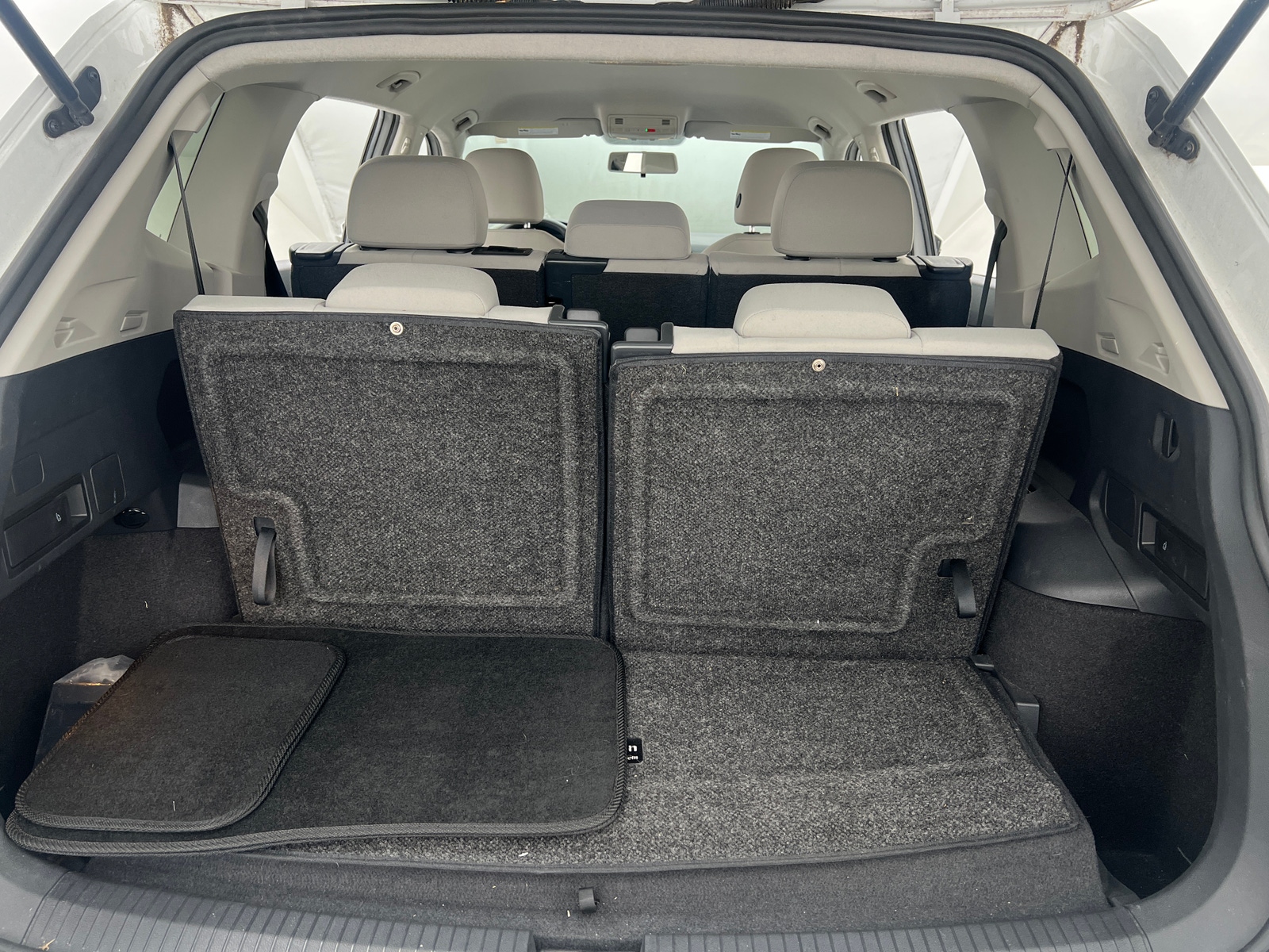 Thumbnail: 2020 Volkswagen Tiguan - 7