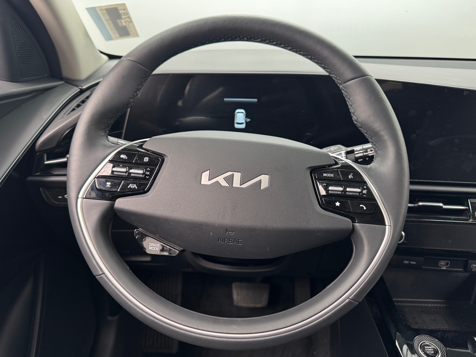 Thumbnail: 2024 Kia Niro - 4