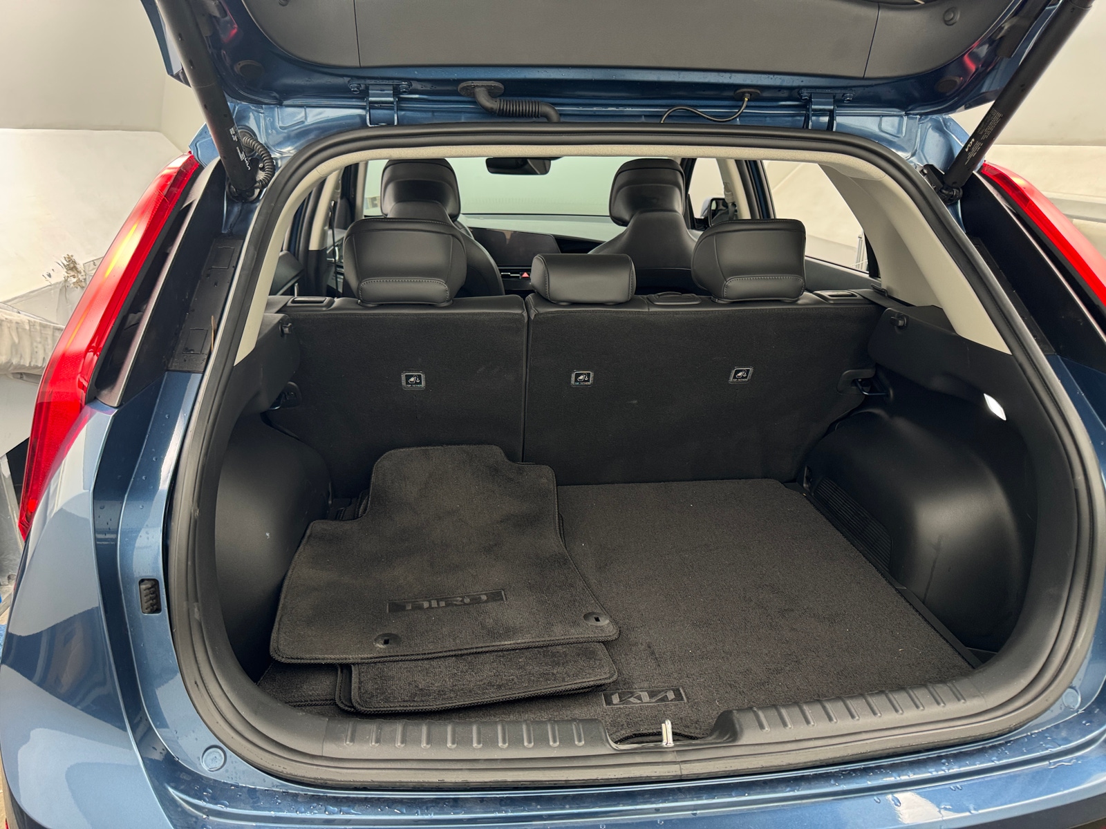 Thumbnail: 2024 Kia Niro - 6