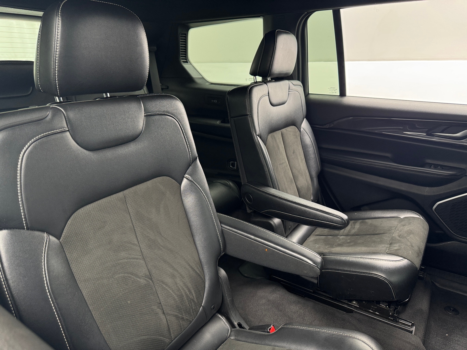 Thumbnail: 2021 Jeep Grand Cherokee L - 5