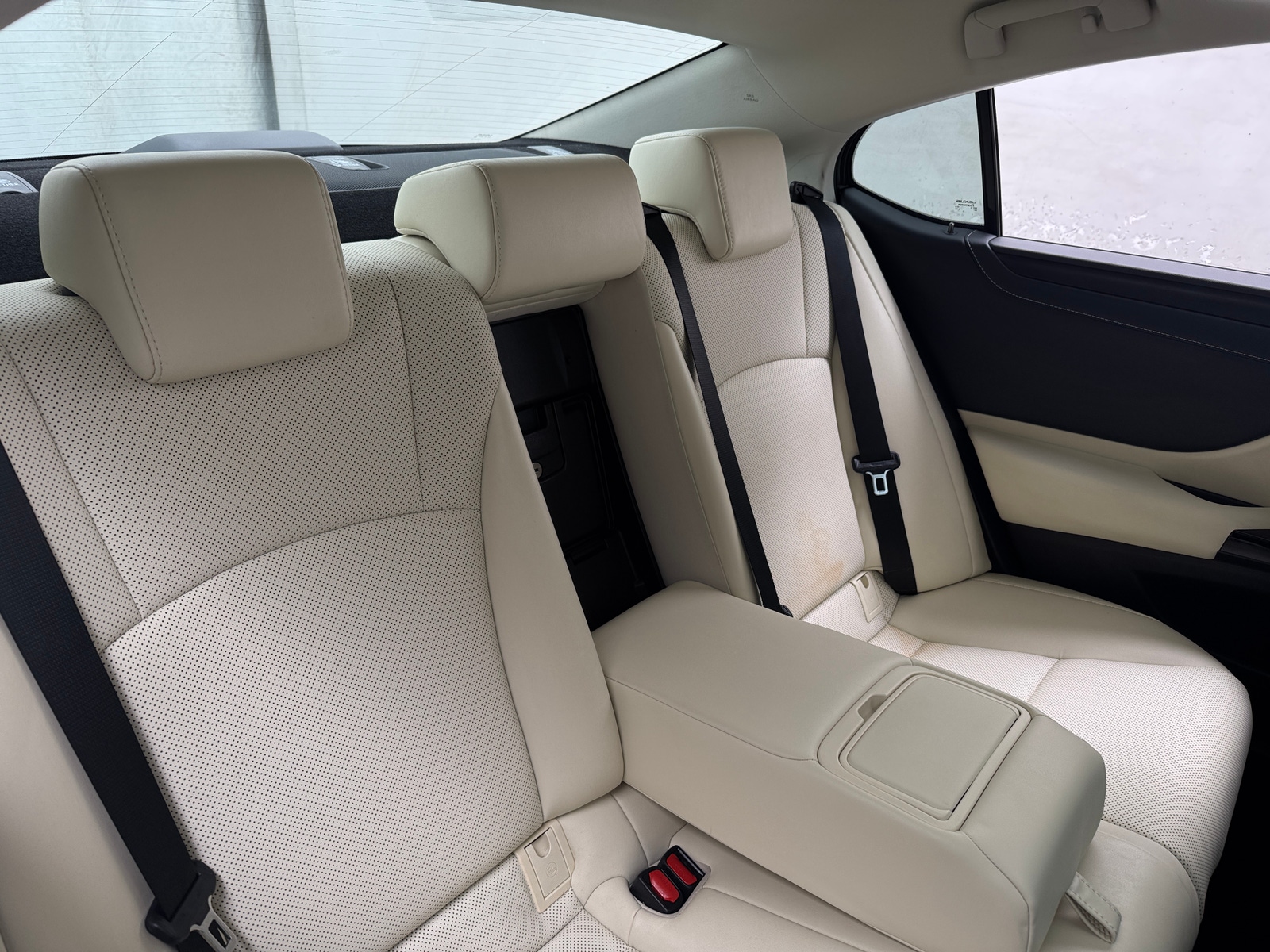 Thumbnail: 2022 Lexus ES - 5