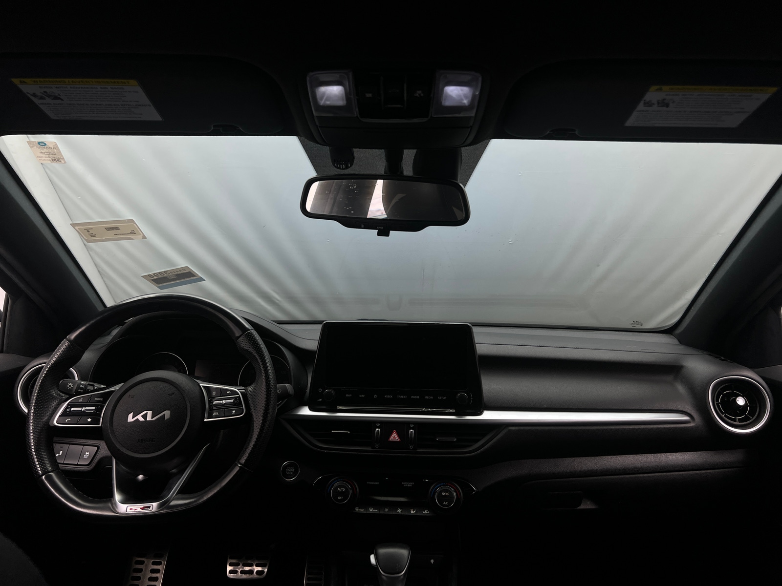 Thumbnail: 2022 Kia Forte - 3