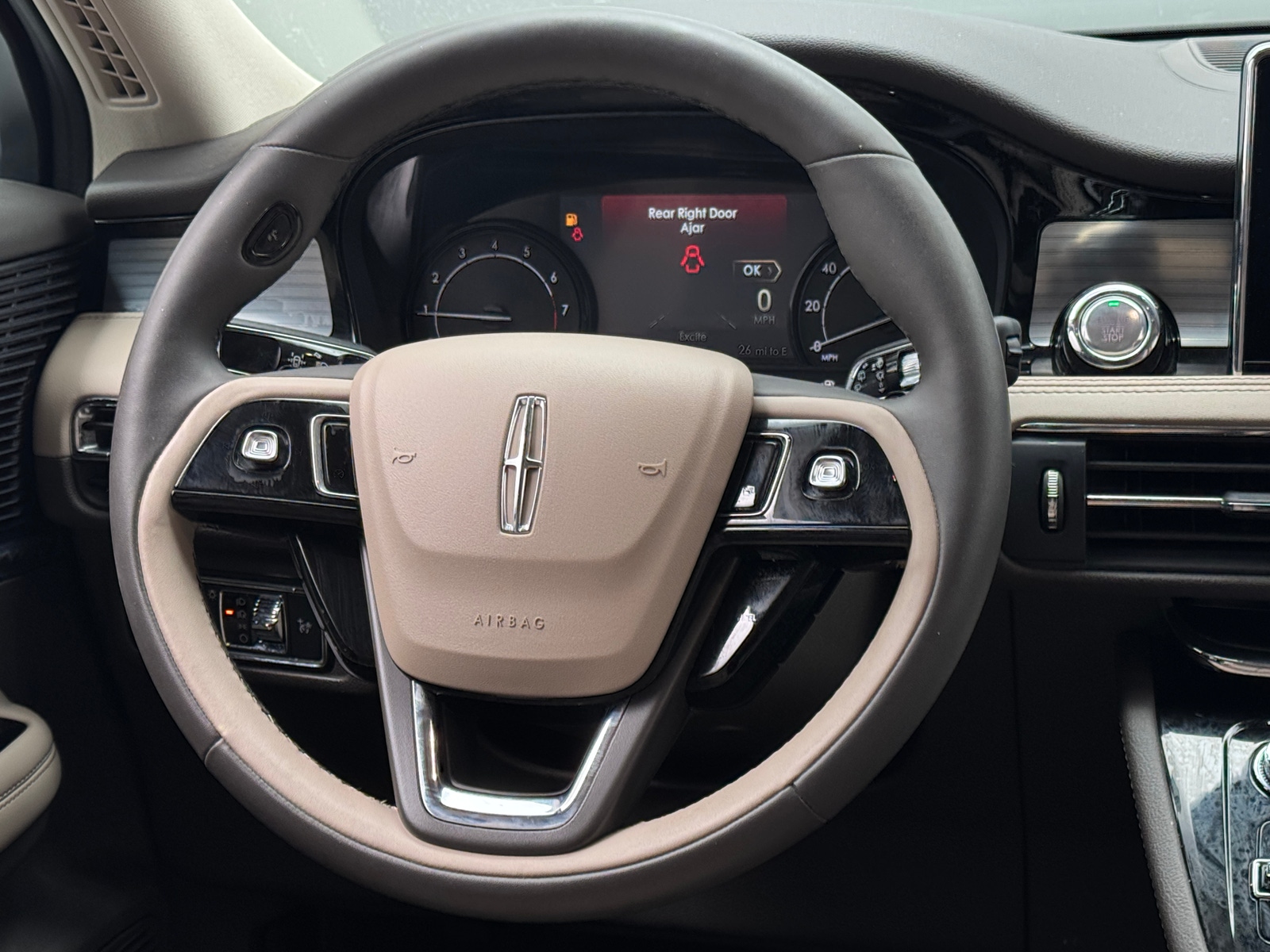 Thumbnail: 2022 Lincoln Corsair - 4