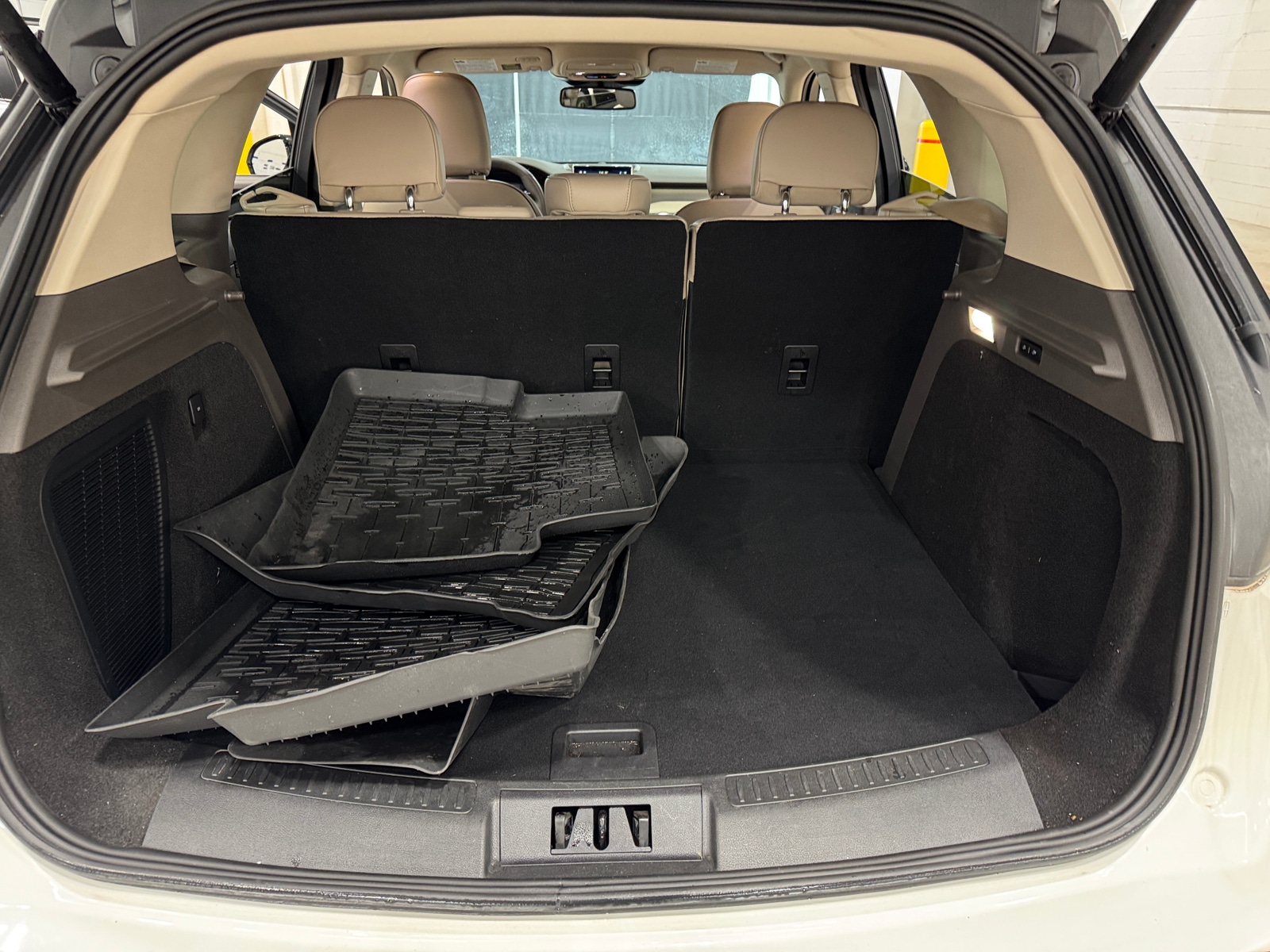 Thumbnail: 2022 Lincoln Corsair - 6