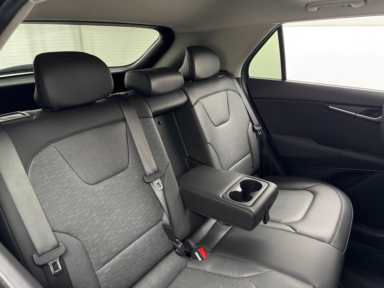 Thumbnail: 2023 Kia Niro - 5