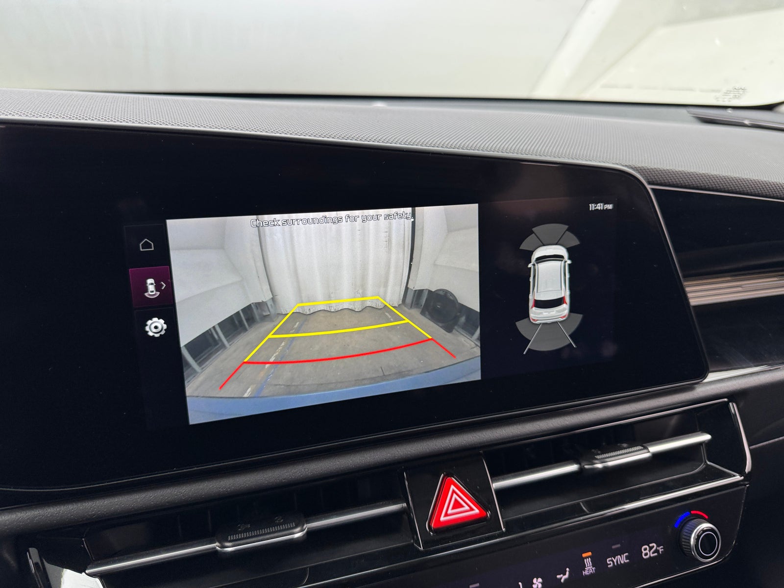 Thumbnail: 2023 Kia Niro - 3