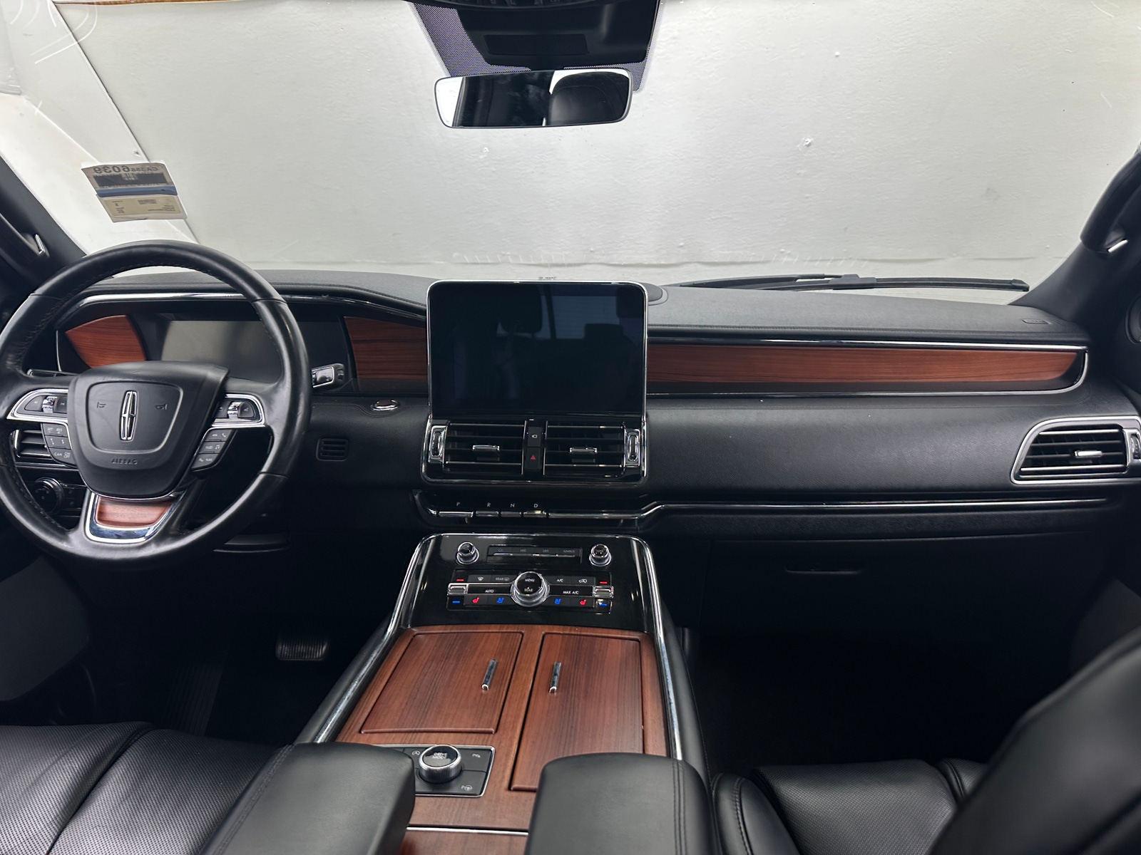 Thumbnail: 2019 Lincoln Navigator - 2