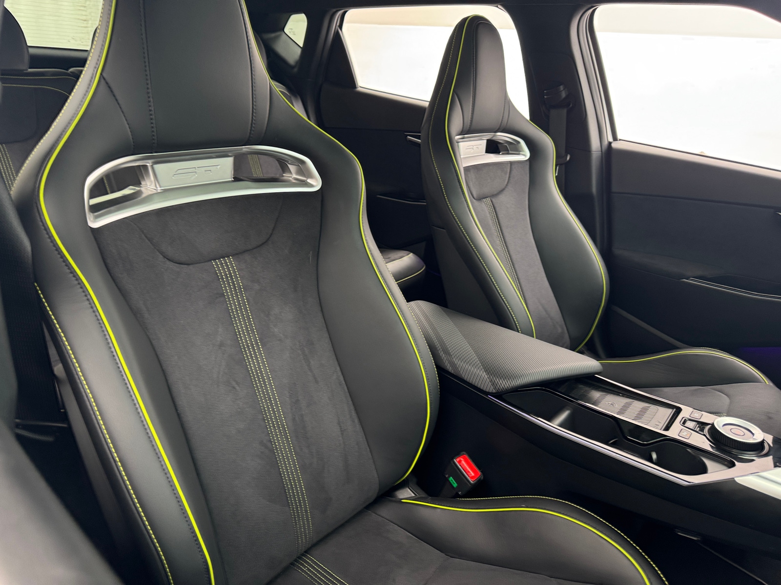 Thumbnail: 2024 Kia EV6 - 2