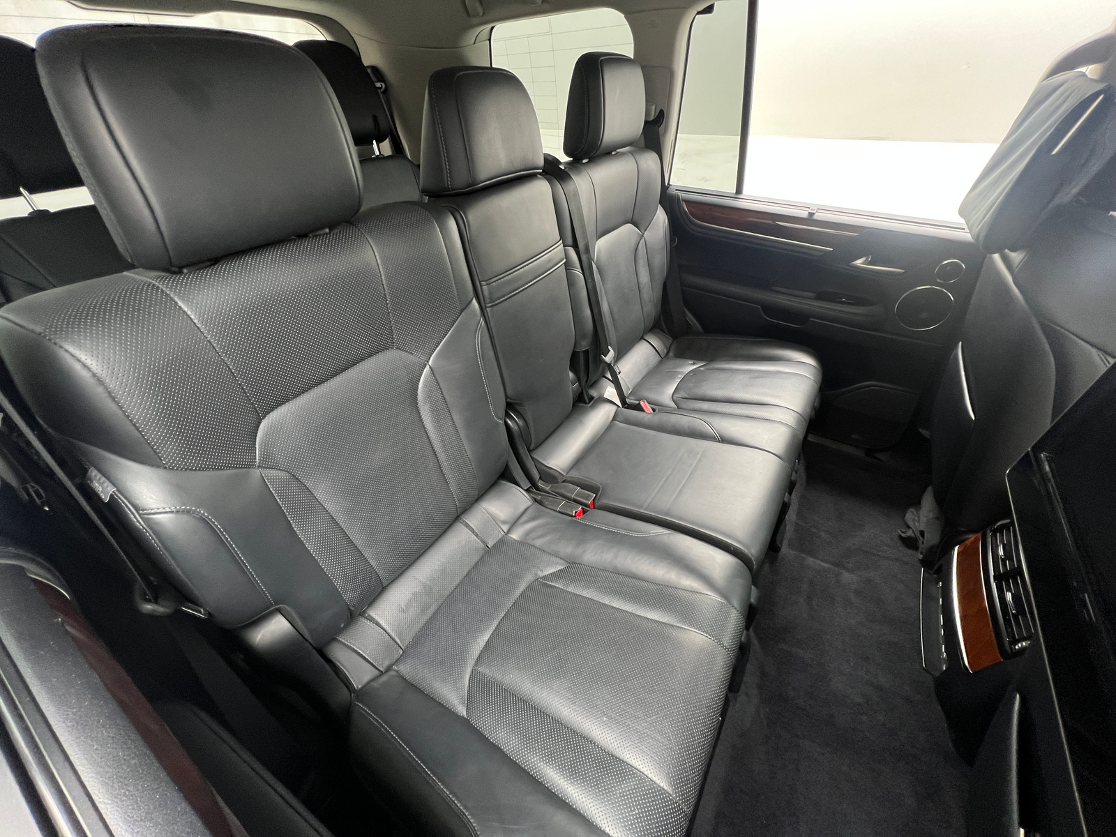 Thumbnail: 2017 Lexus LX - 5