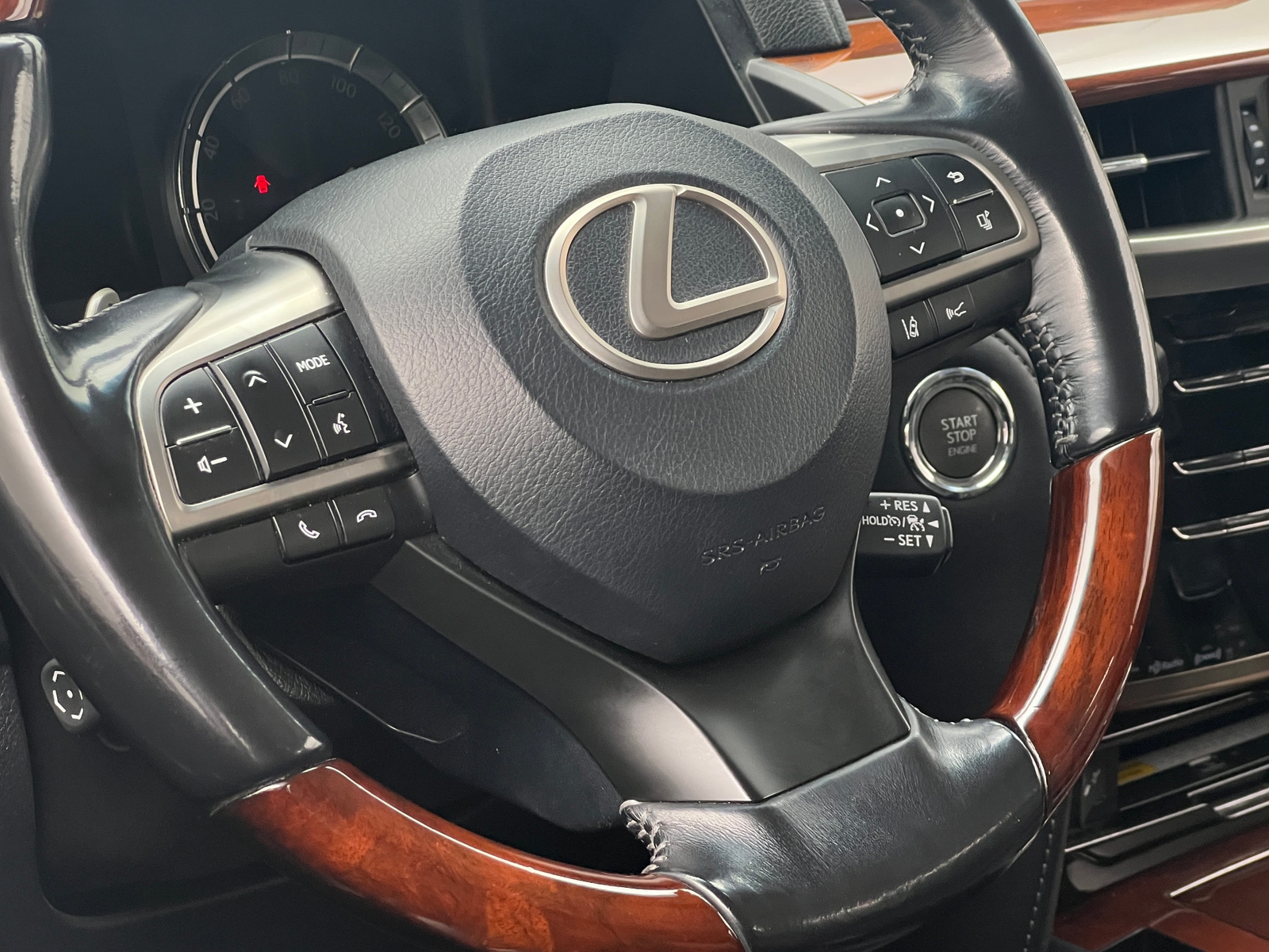 Thumbnail: 2017 Lexus LX - 4