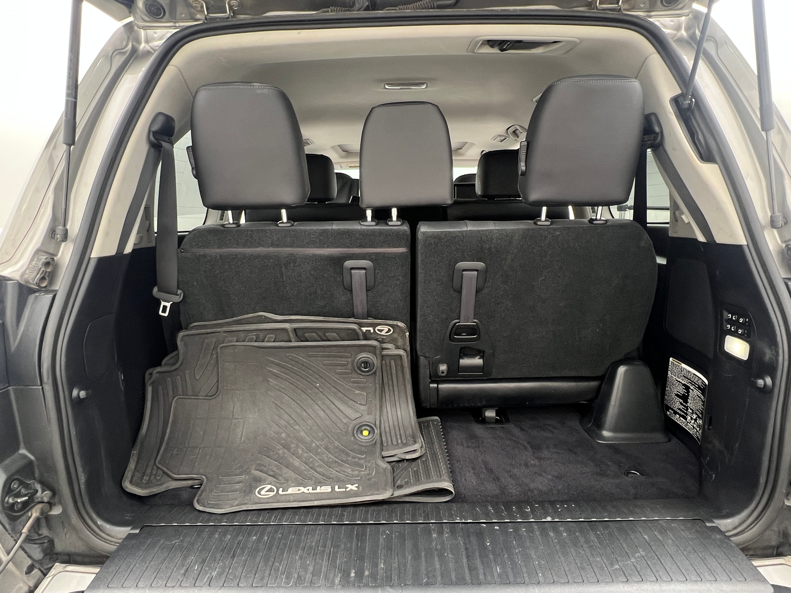 Thumbnail: 2017 Lexus LX - 6