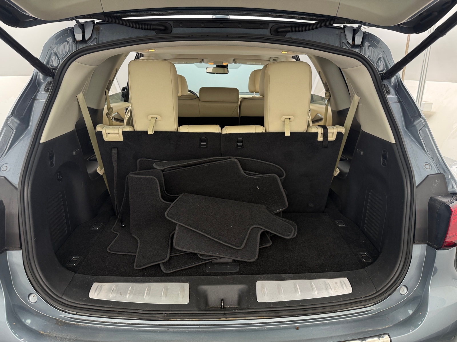 Thumbnail: 2017 INFINITI QX60 - 6