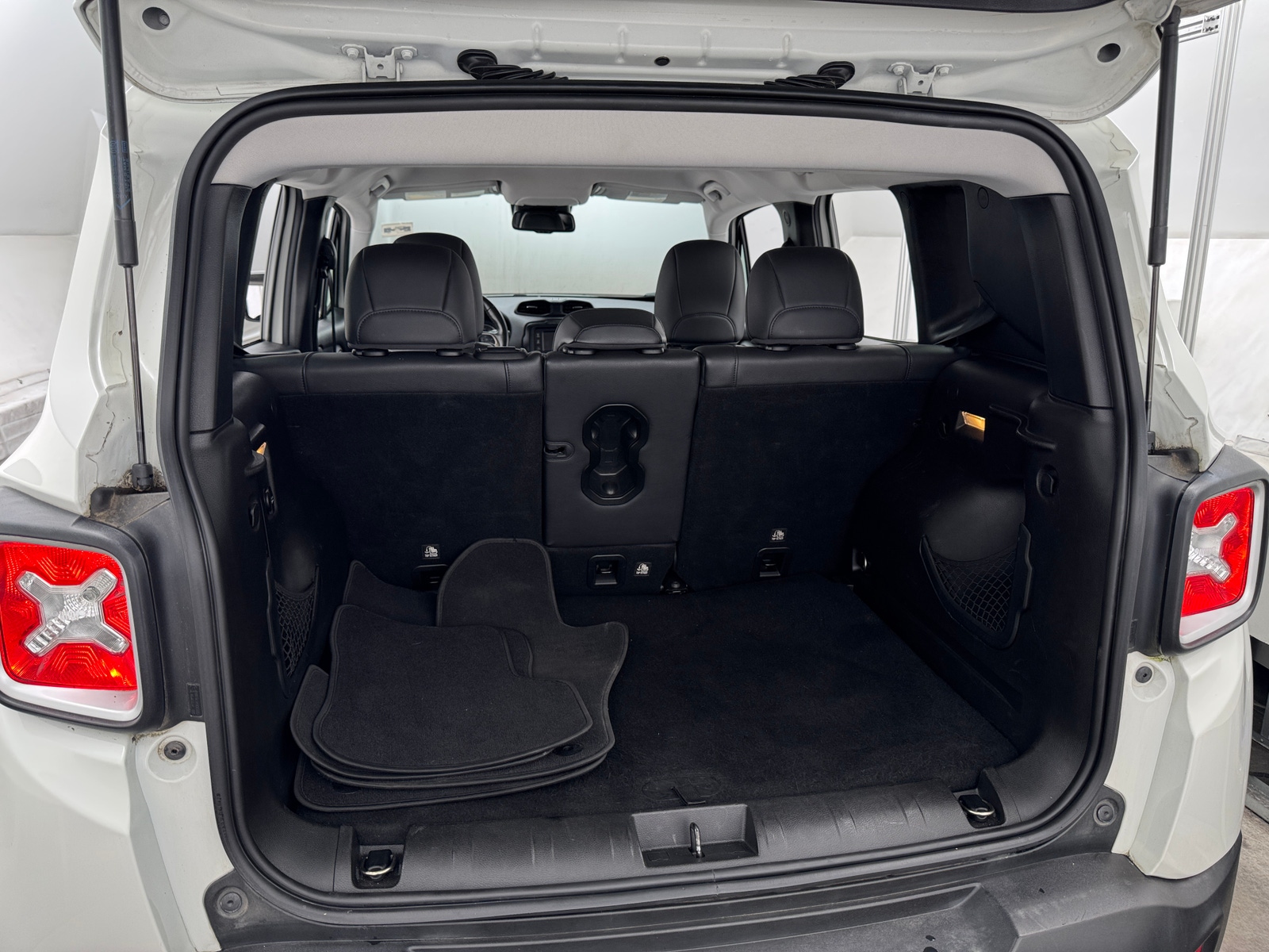 Thumbnail: 2017 Jeep Renegade - 6