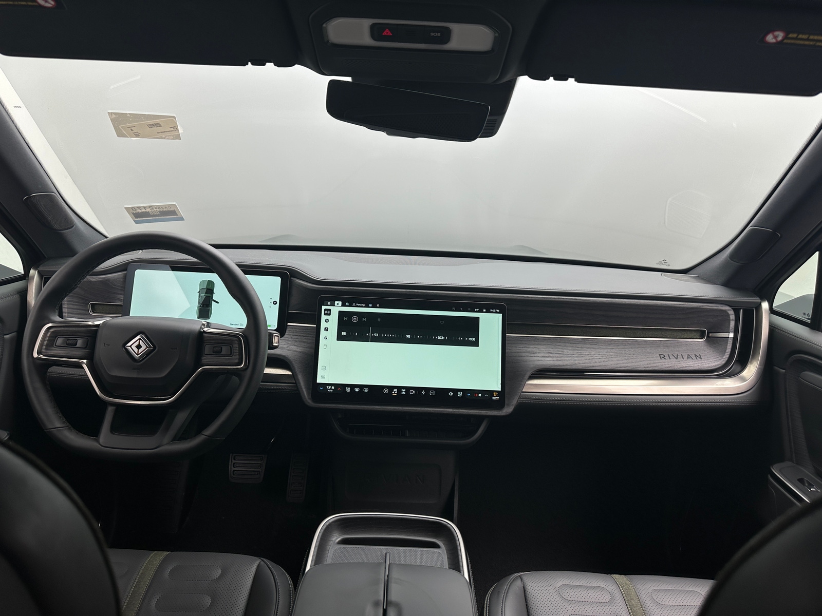 Thumbnail: 2025 Rivian R1T - 2